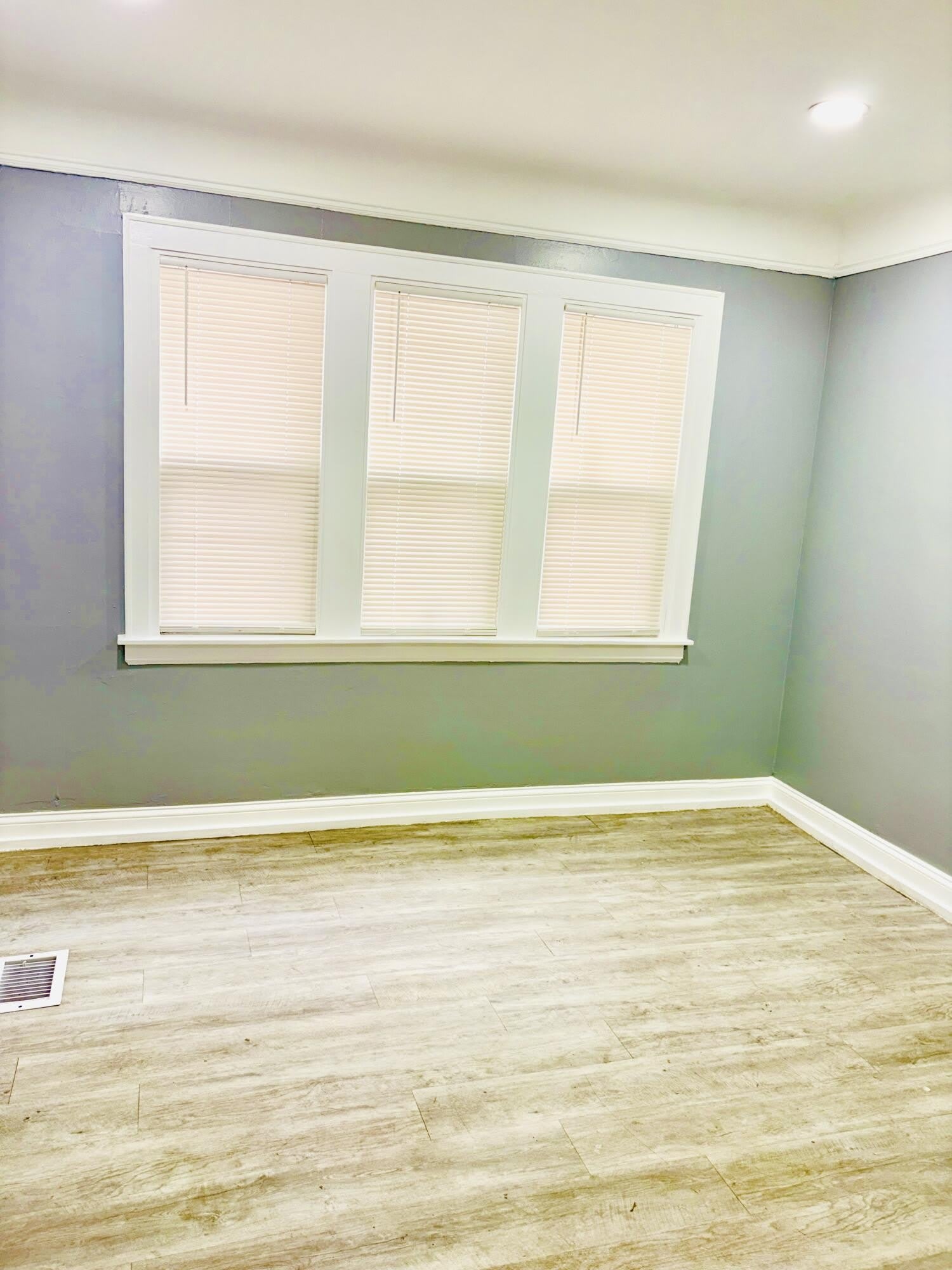 5791 Somerset Avenue – photo 4