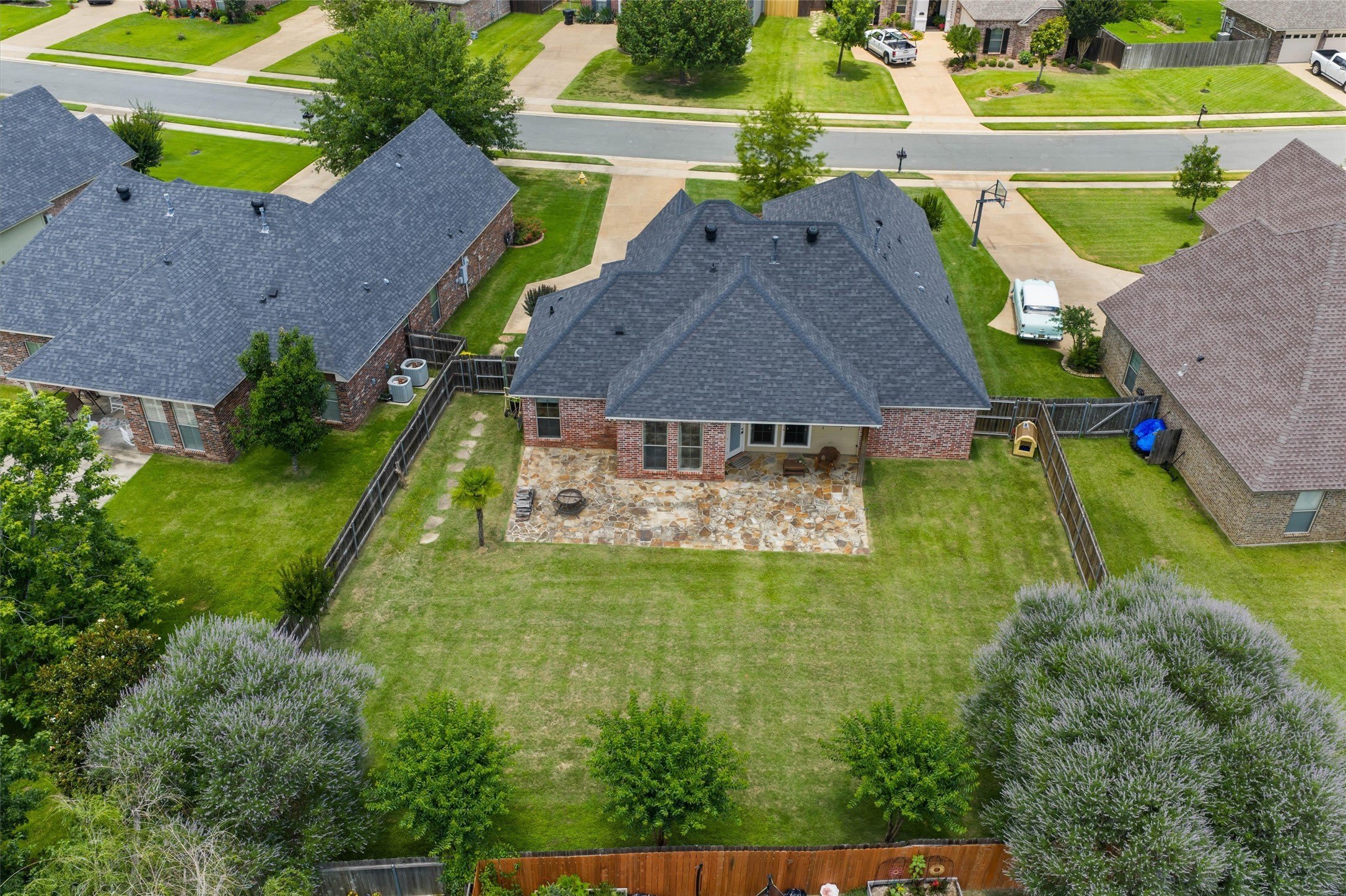 407 Carnaby Court – photo 4