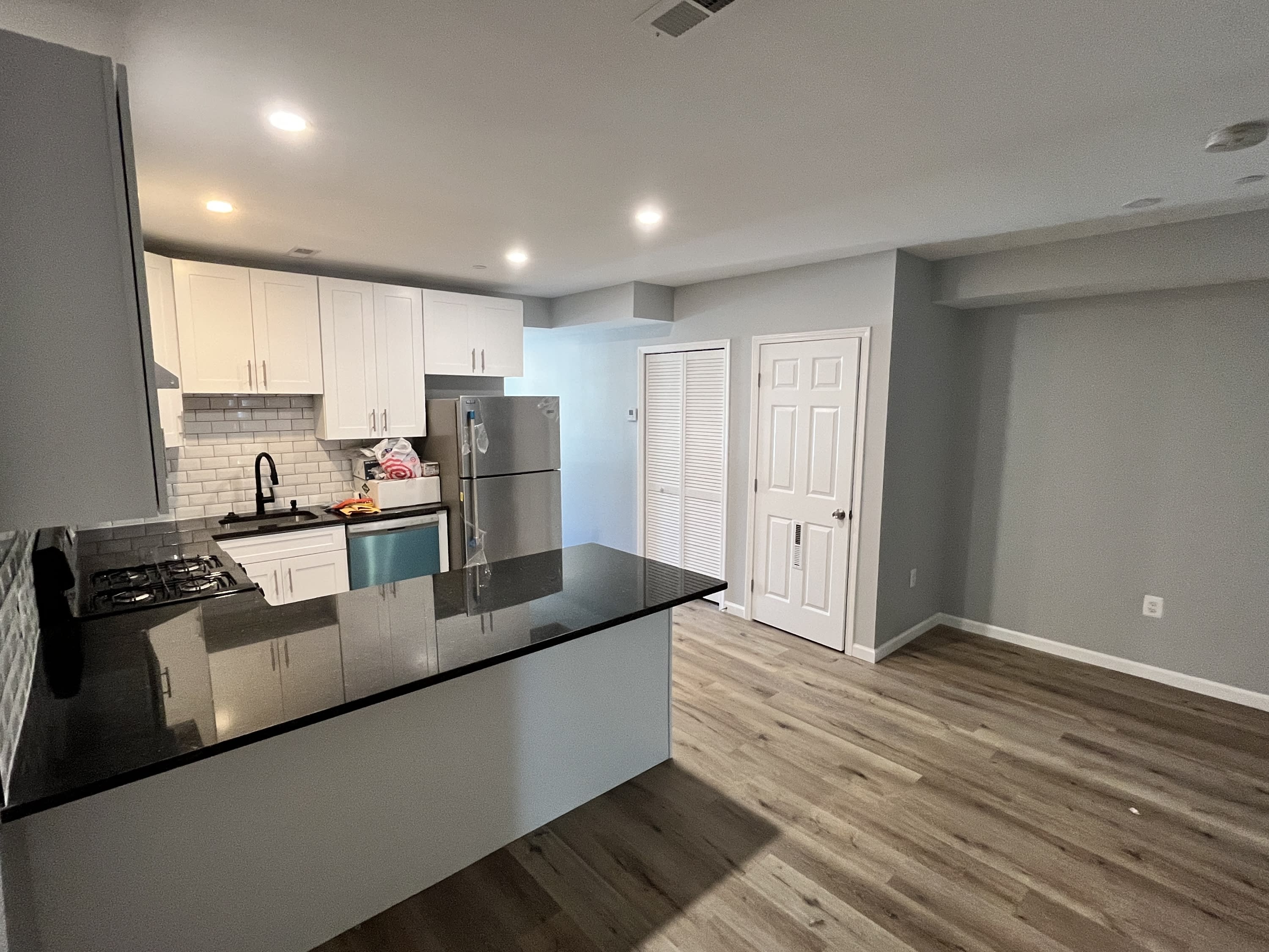 1709 E Street Northeast – photo 3