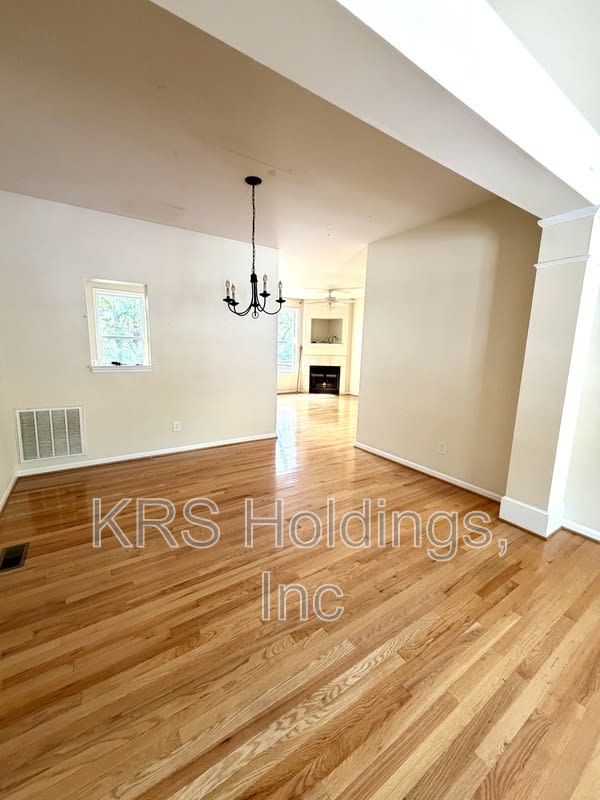 1023 Carrington Place – photo 5