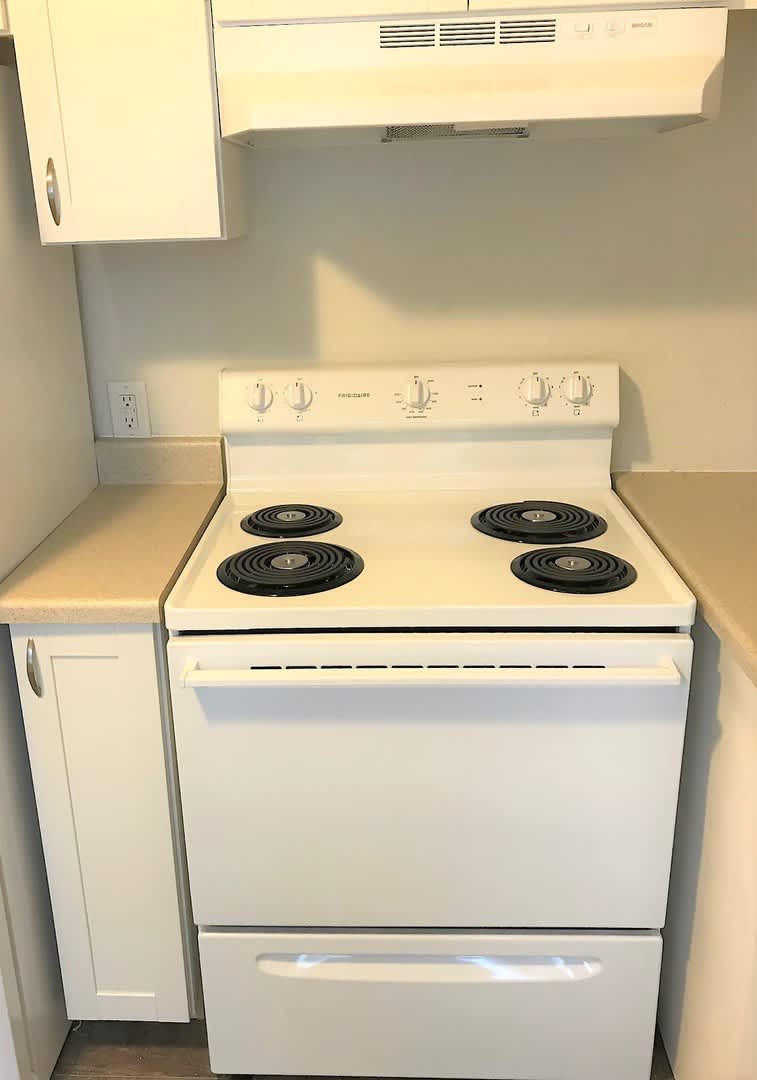 Sheridan Park/ East Bremerton 1 bed 1 bath duplex cottage – photo 5