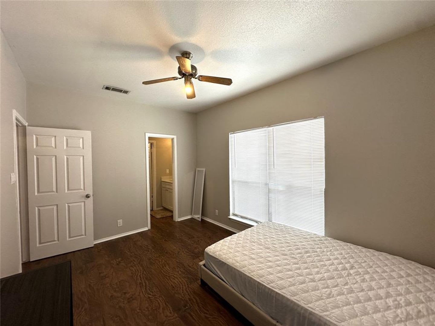 K674 Twelve Oaks 301 – photo 5
