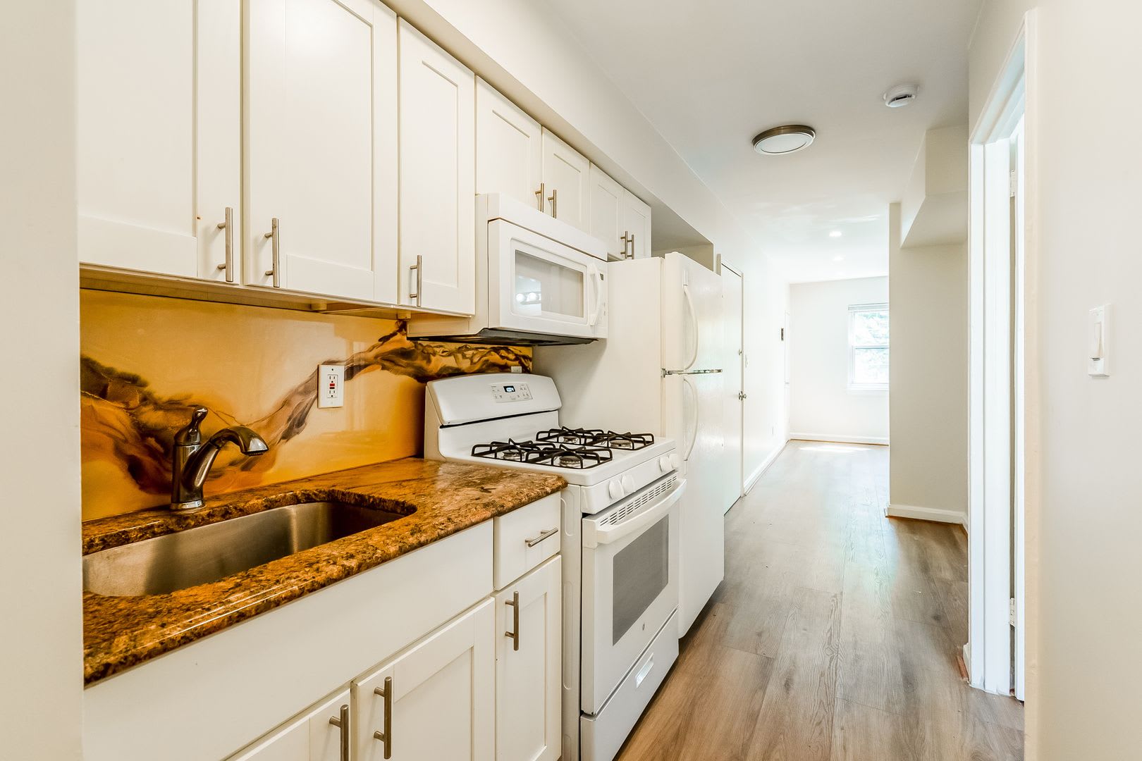 127 17Th St Se – photo 1