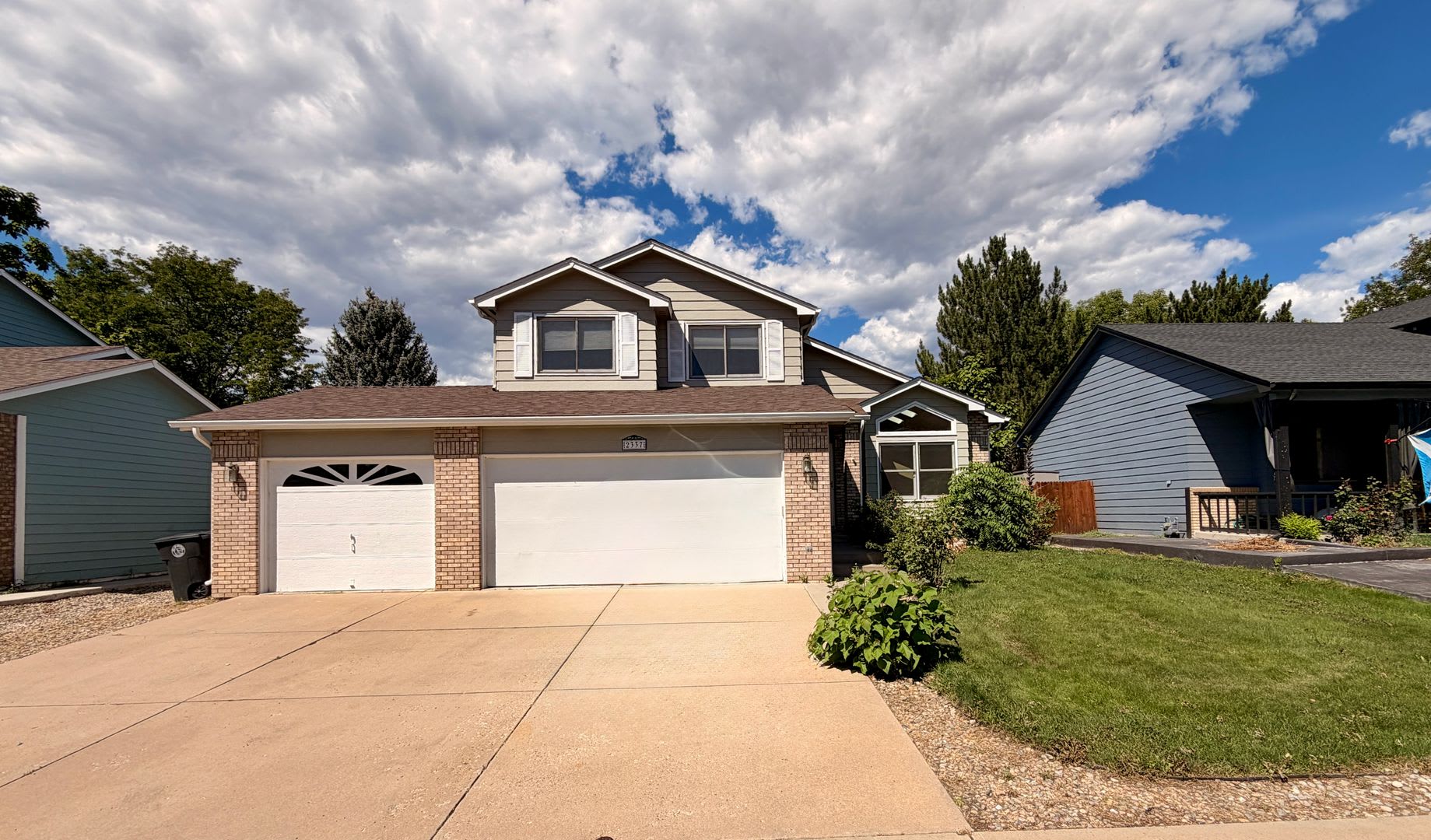 Spacious 3-Bedroom Home with 3-Car Garage & Fenced Yard – photo 1
