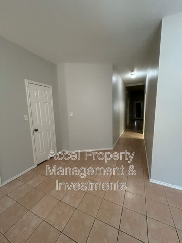 214 W 17th St – photo 2
