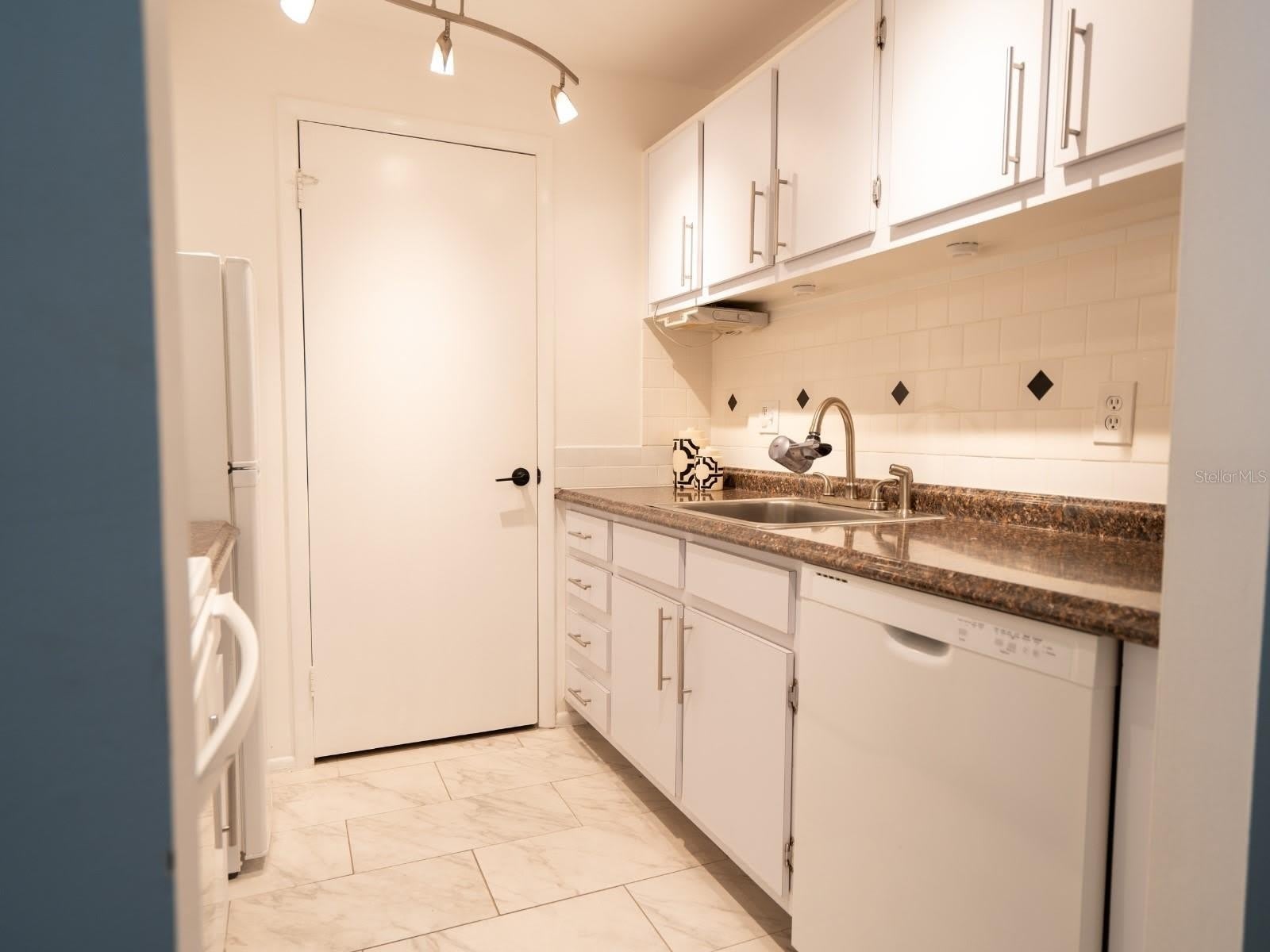 3255 Beneva Road – photo 5