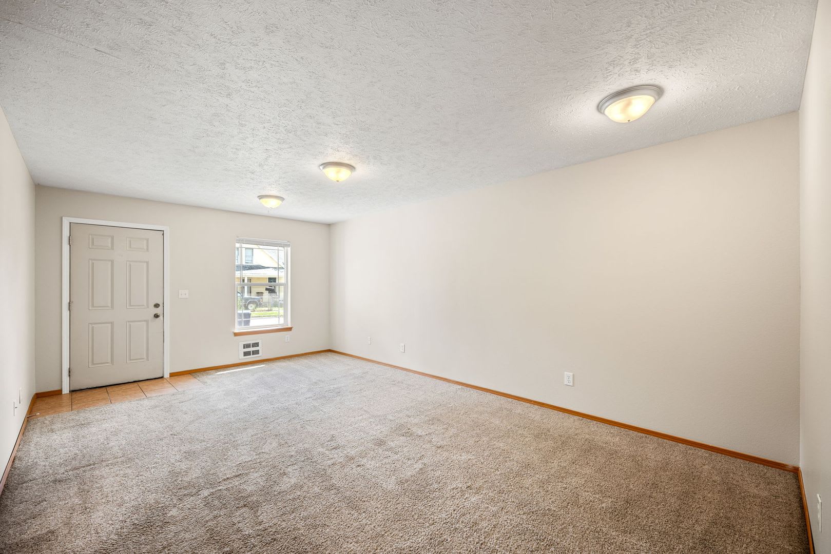 Spacious 3 Bed Duplex In Central Spokane Washer Dryer Included – photo 4
