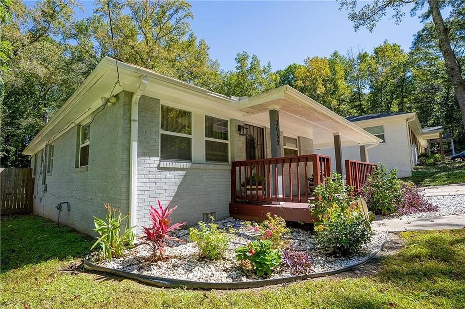 Room in 3 Bedroom Home in Atlanta – photo 1