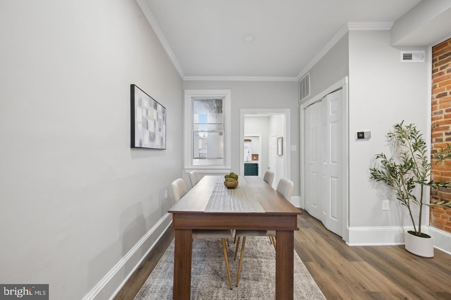 1108 S CLINTON Street – photo 5