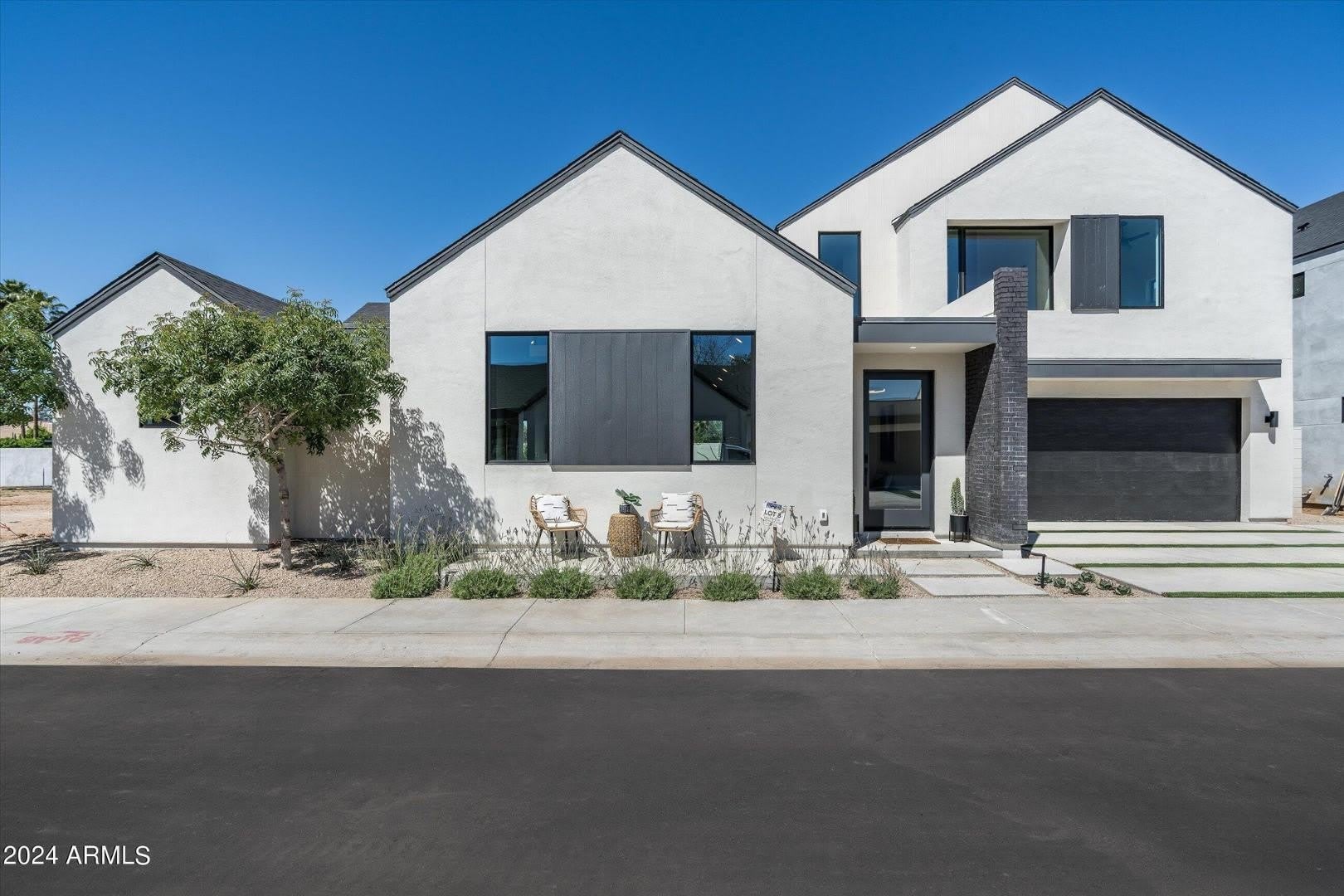 6324 N 10th Drive – photo 1