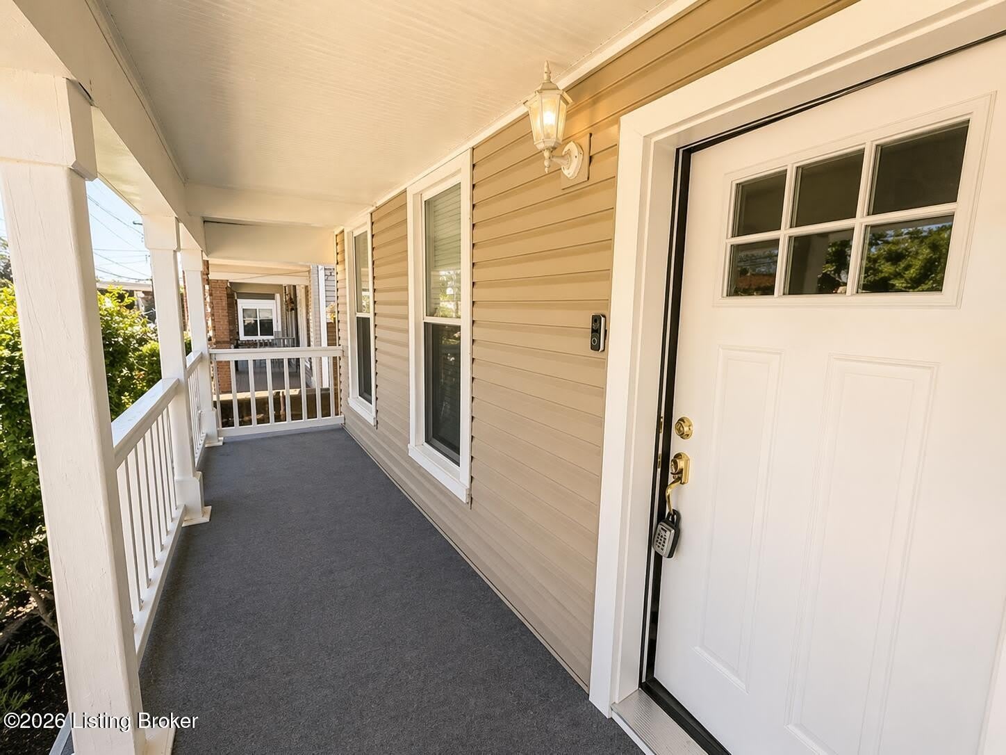 228 E Burnett Ave – photo 3
