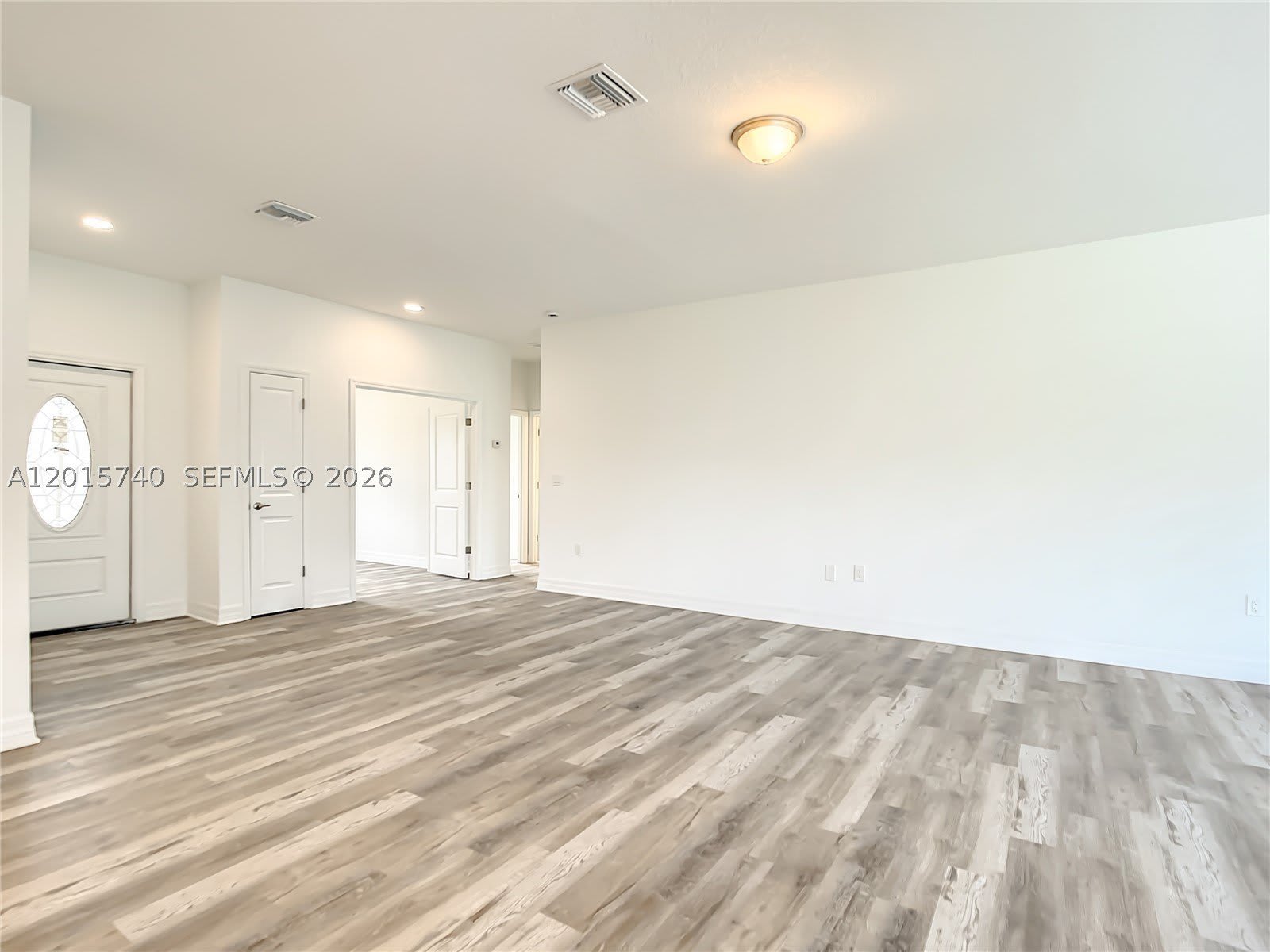 14210 LUXO AVE – photo 5