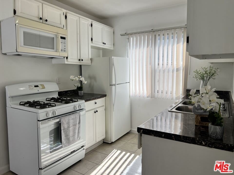 1330 S WILTON Pl – photo 1