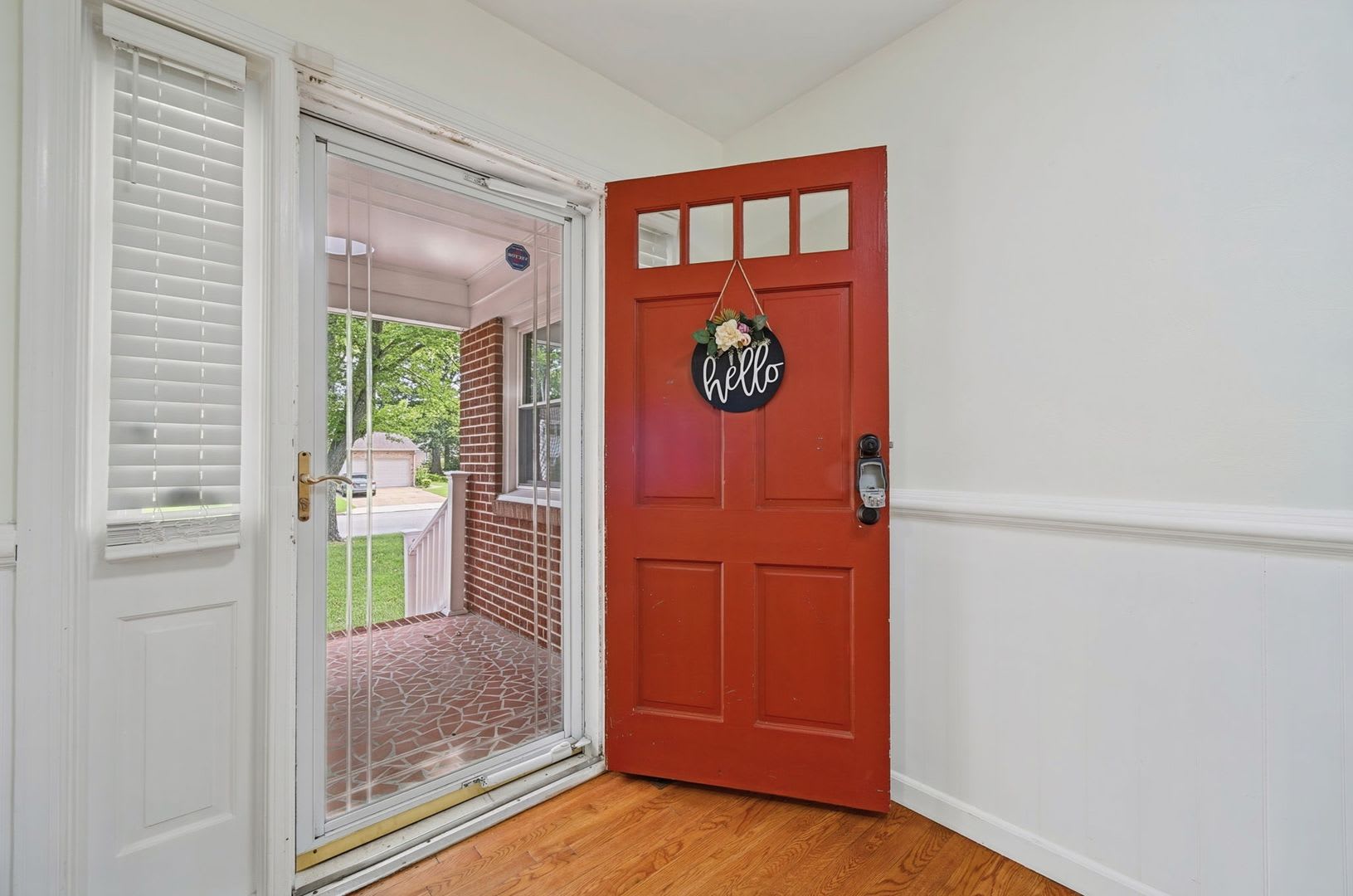 Beautifully Updated 5-Bedroom Brick Ranch on a Corner Lot – photo 5