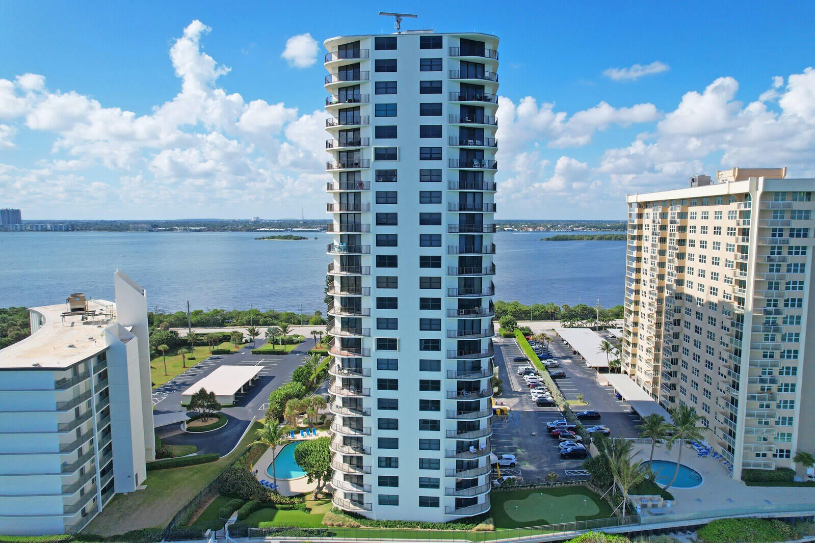 5420 N Ocean Drive – photo 3