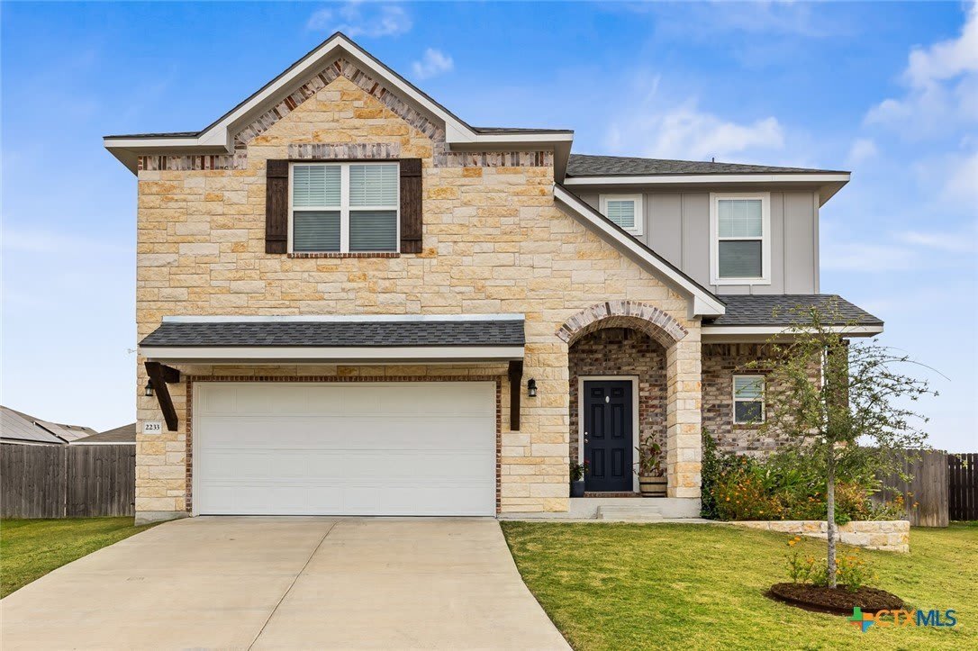 2233 Chia Court – photo 1