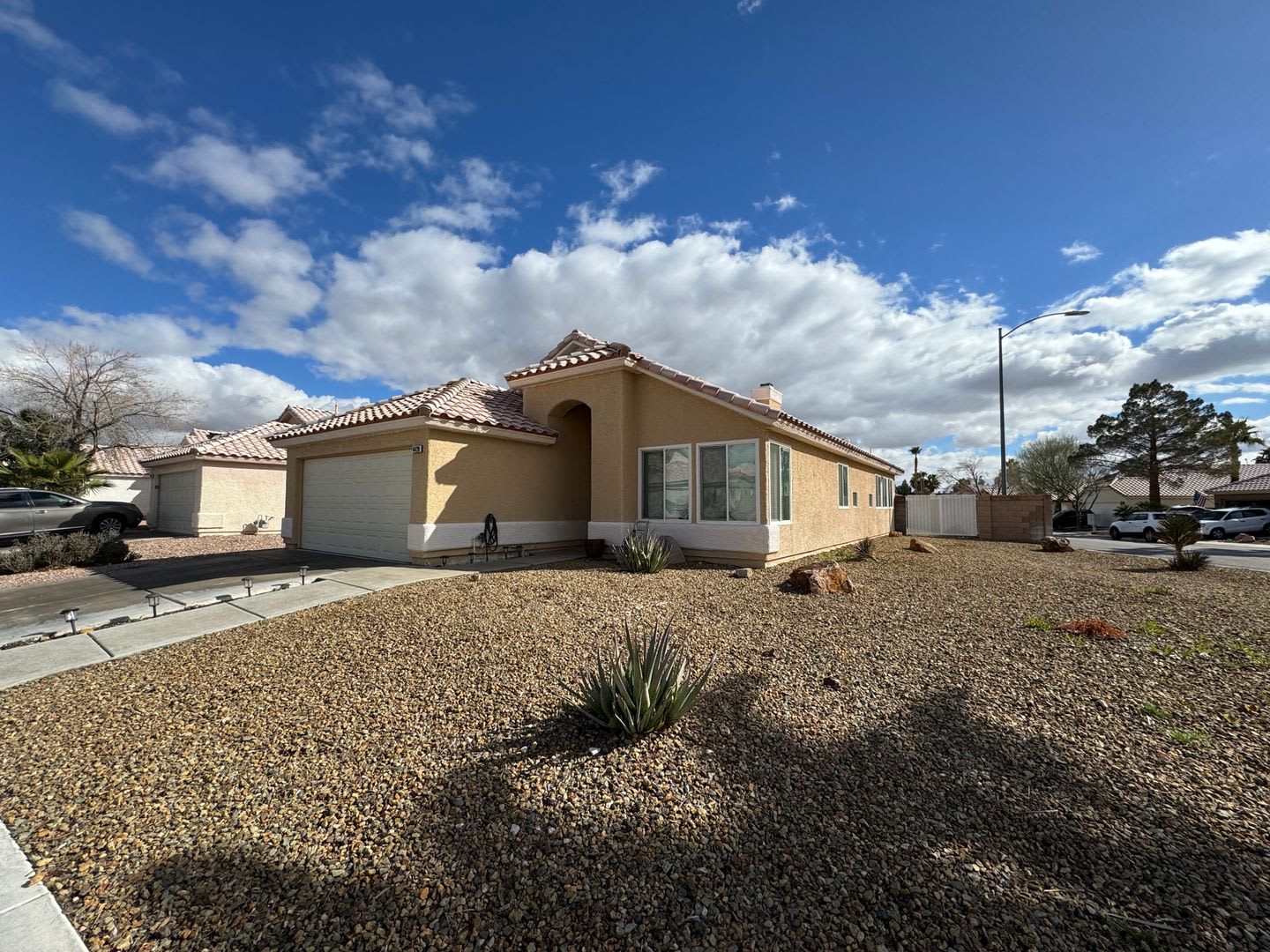 Beautiful, renovated 3-bedroom home. – photo 2