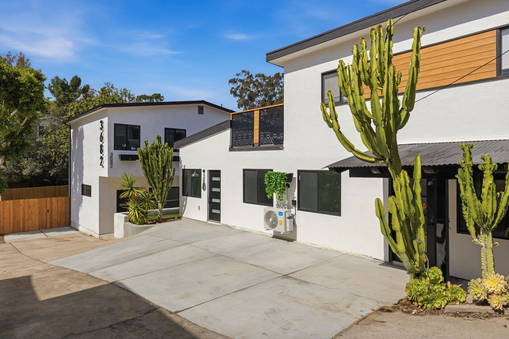 Stunning New Construction In Mission Hills 2Br 2Ba Going Quick 4 Weeks Of Free Rent Free Application Fee S – photo 2