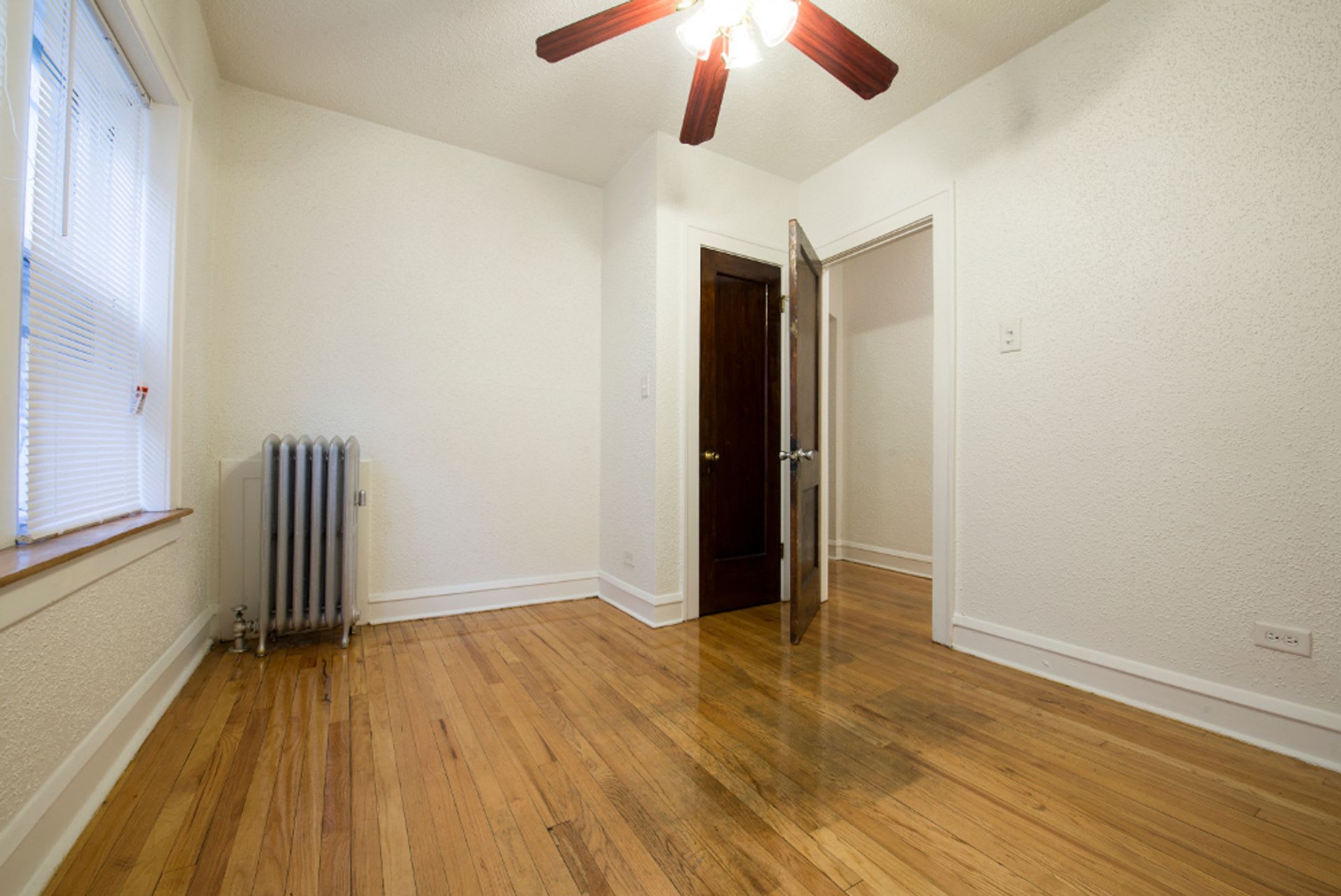 7549-59 S Yates Blvd – photo 4