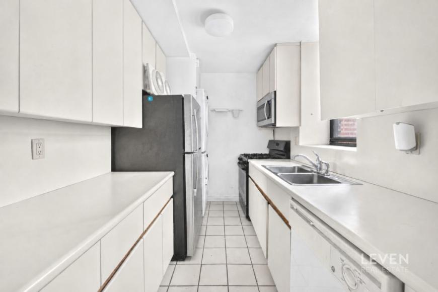 317 West 95Th Street – photo 3