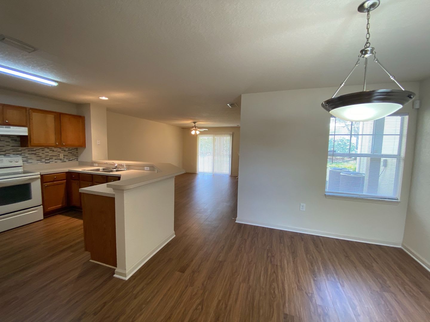 8550 ARGYLE BUSINESS LOOP 105 – photo 2