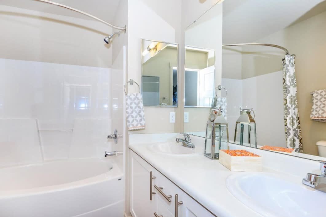 The Woodlands Townhome Apartments – photo 4
