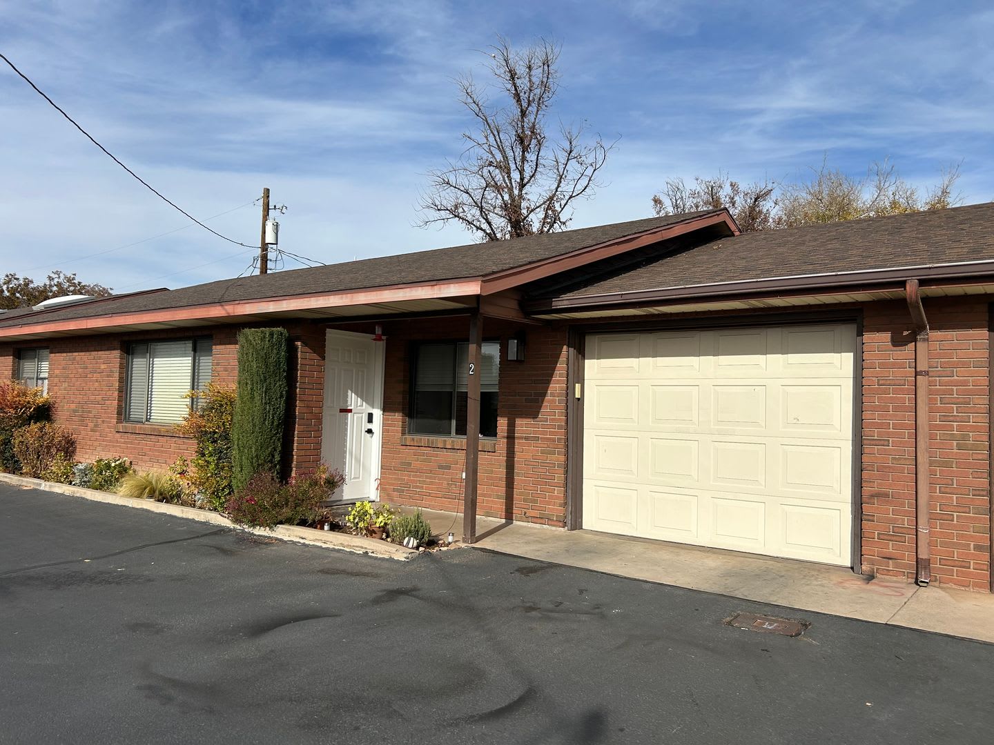 Available now -2 bed, 2 bath, 1 car garage. Heart of St George – photo 2
