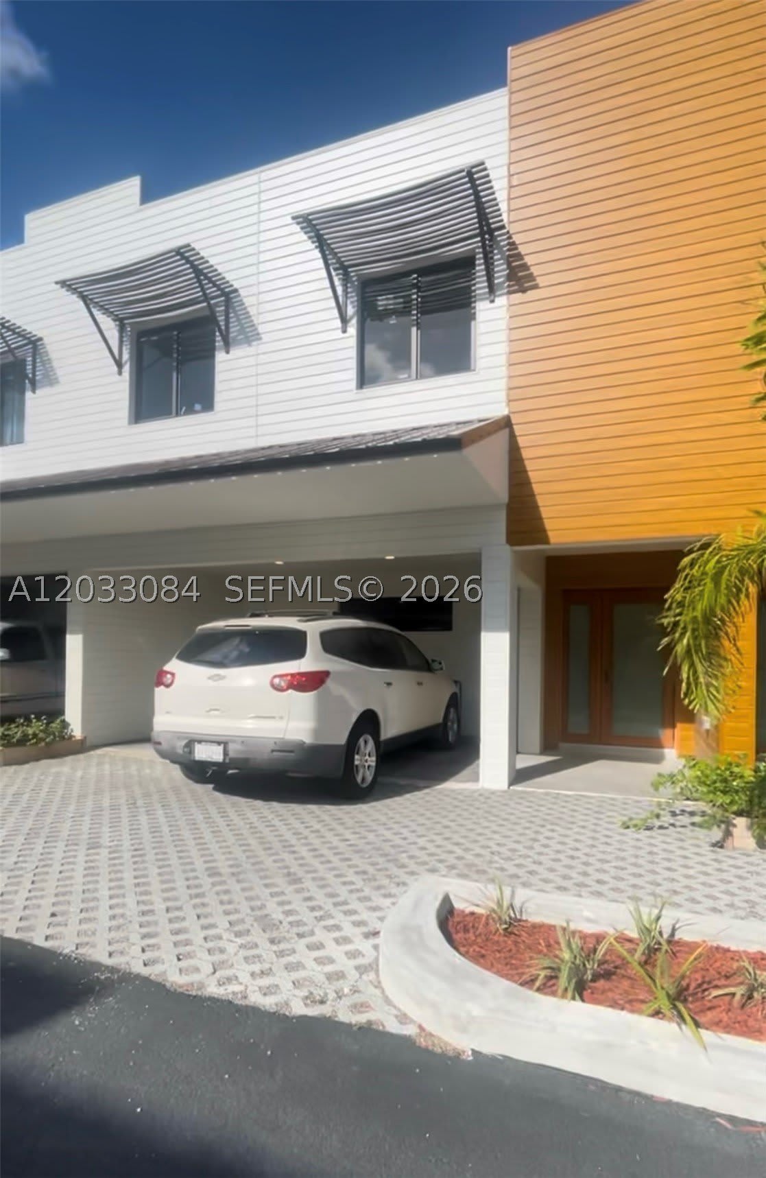 957 Nw 10Th St – photo 1