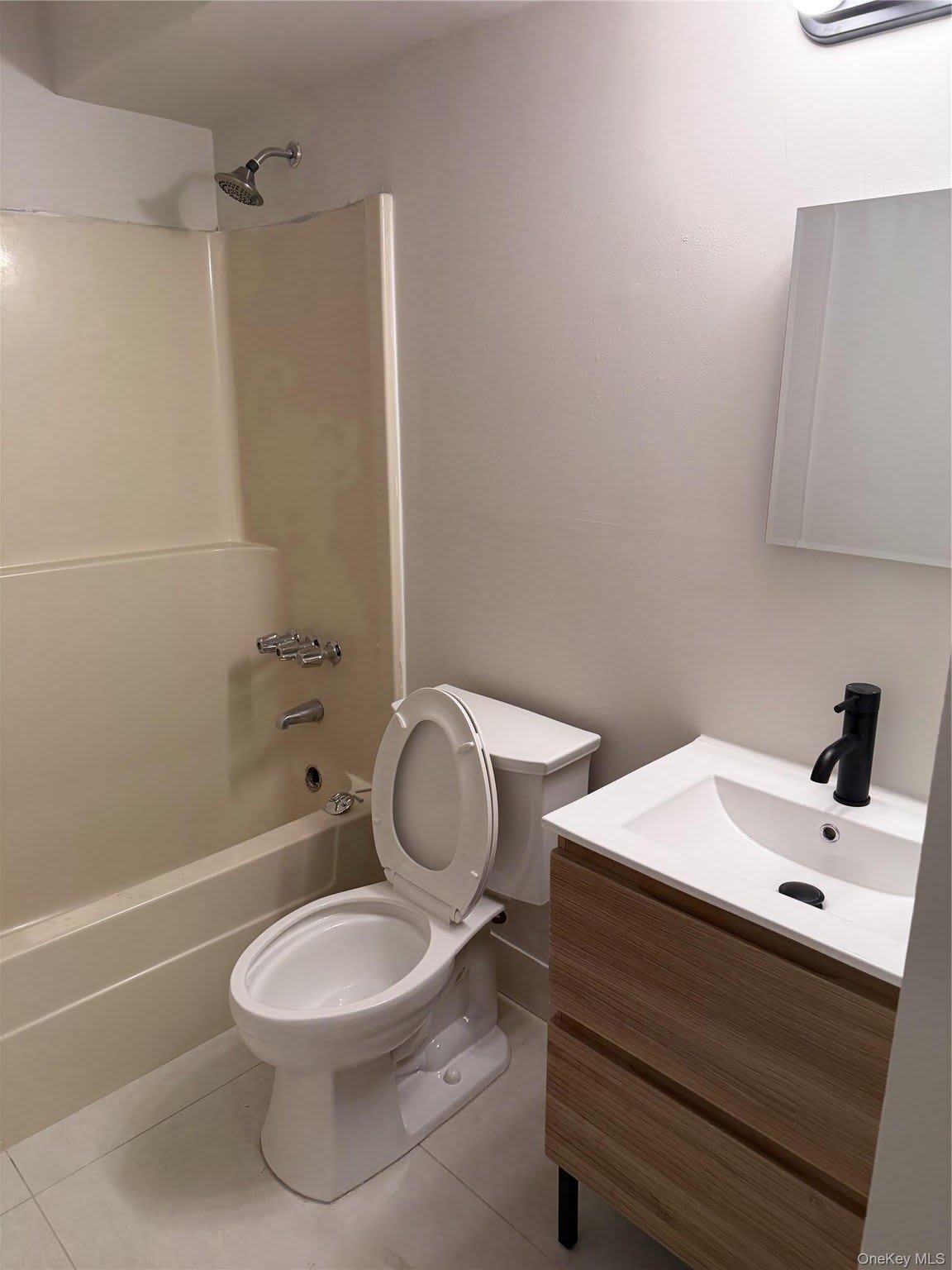 320 Post Avenue – photo 5