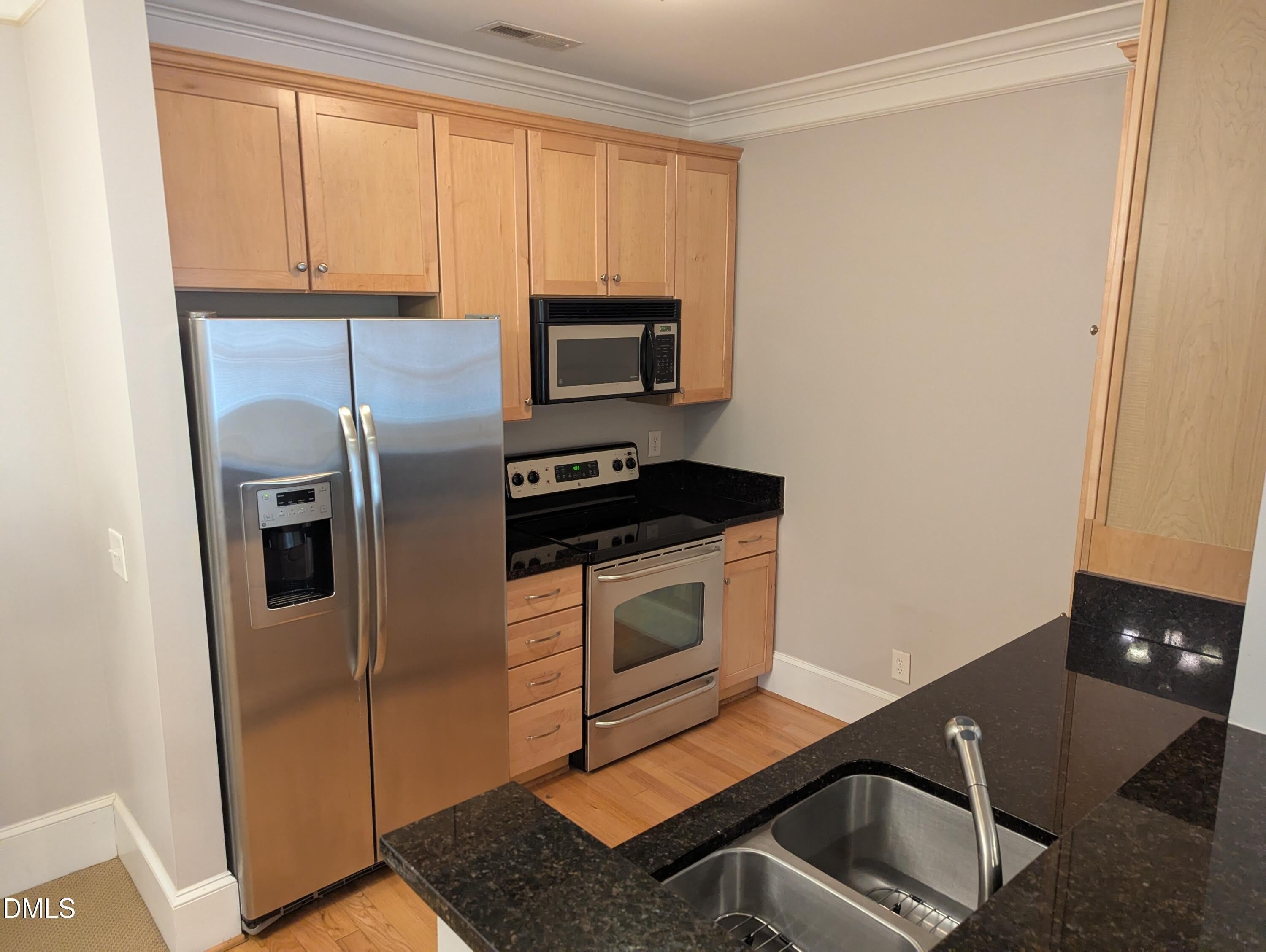 401 Finsbury Street – photo 3