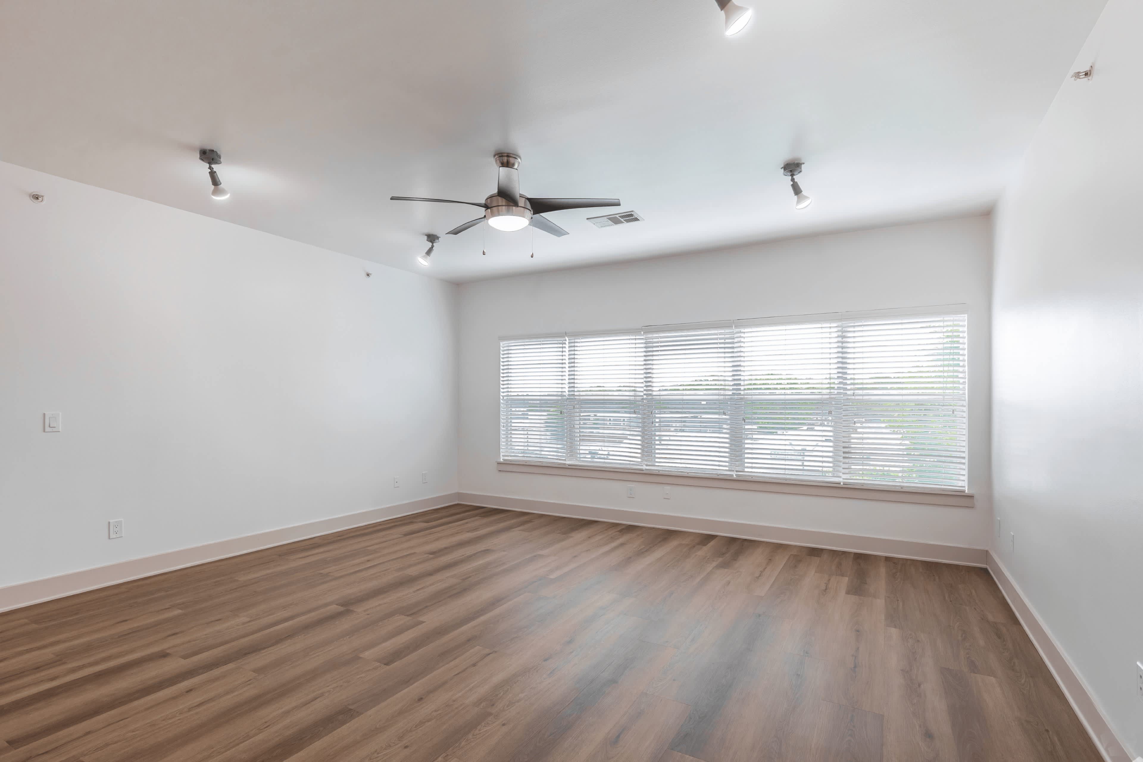 5225 Maple Avenue – photo 2