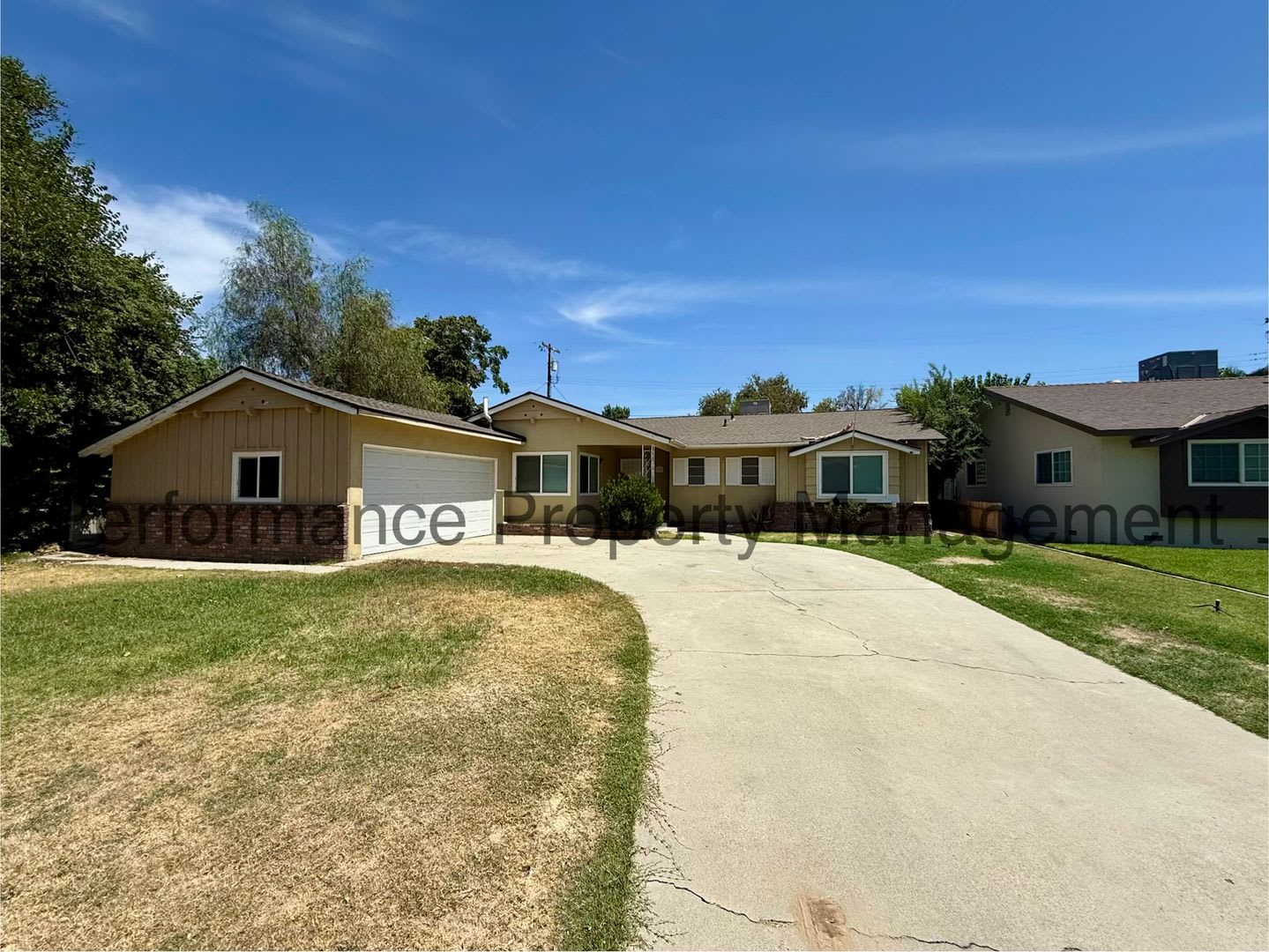 Cute 3 Bed/2 Bath SW Bakersfield Home w/ RBP &amp; Deposit Alternative Option – photo 1