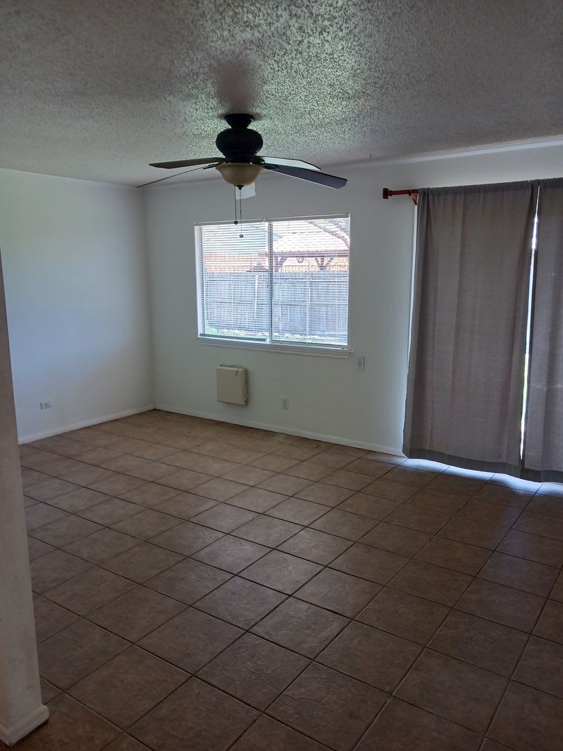 Welcome Home to Comfortable Living in Sherwood Terrace Addition AVAILABLE NOW! – photo 4