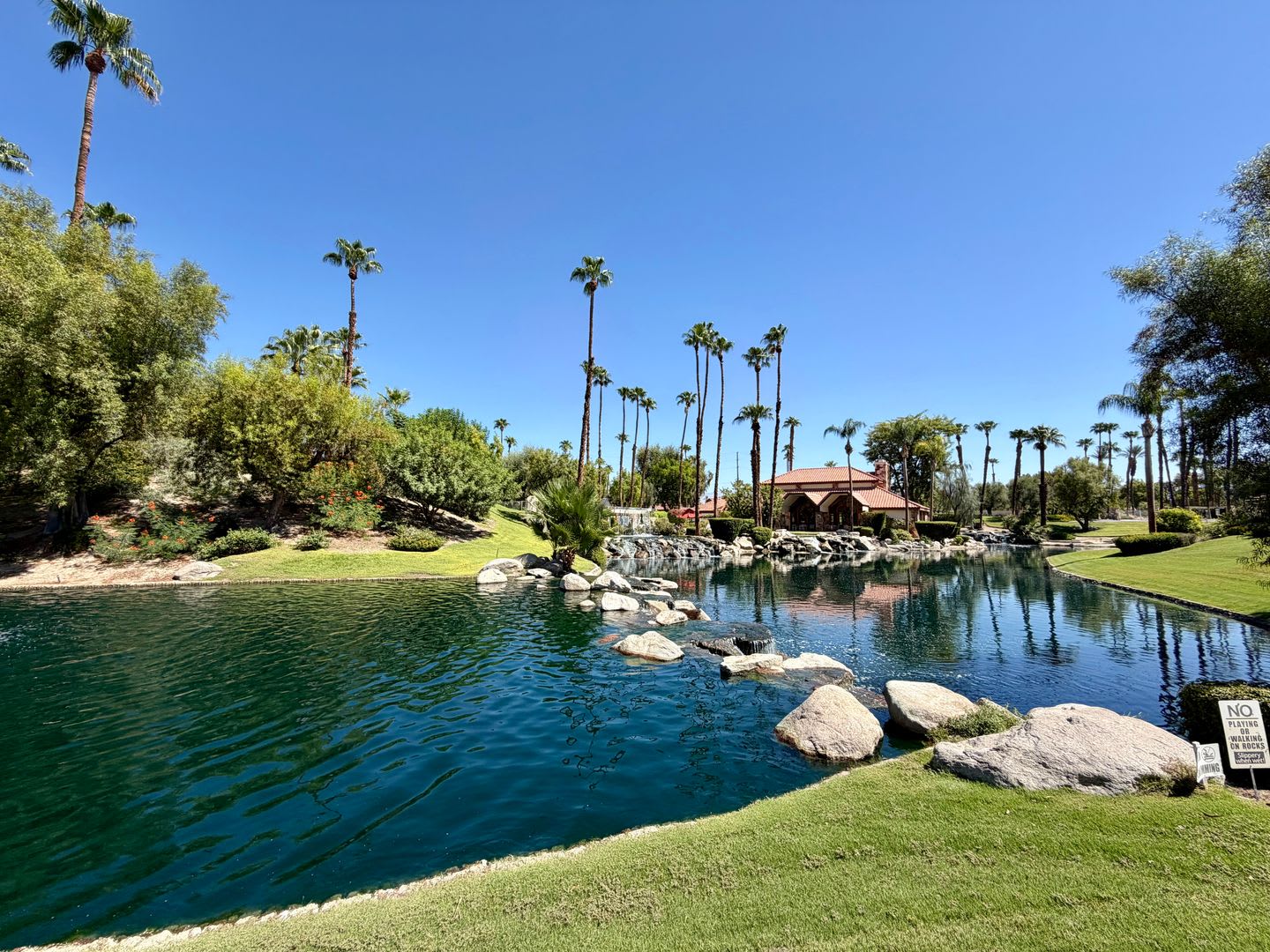 AVAILABLE NOW! GORGEOUS Two-Story 2 Bedroom 2 Bathroom Condo in Palm Desert – photo 2