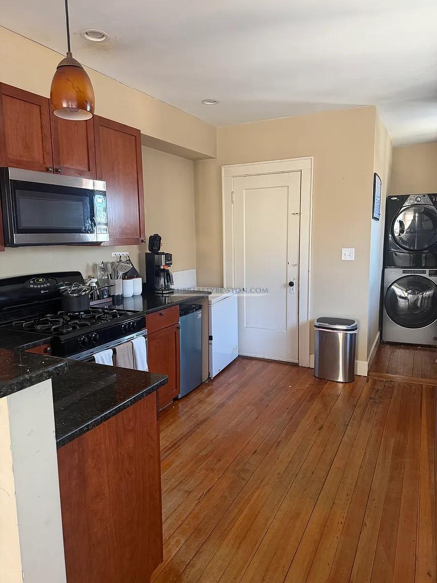 7 Boulevard Ter. – photo 1