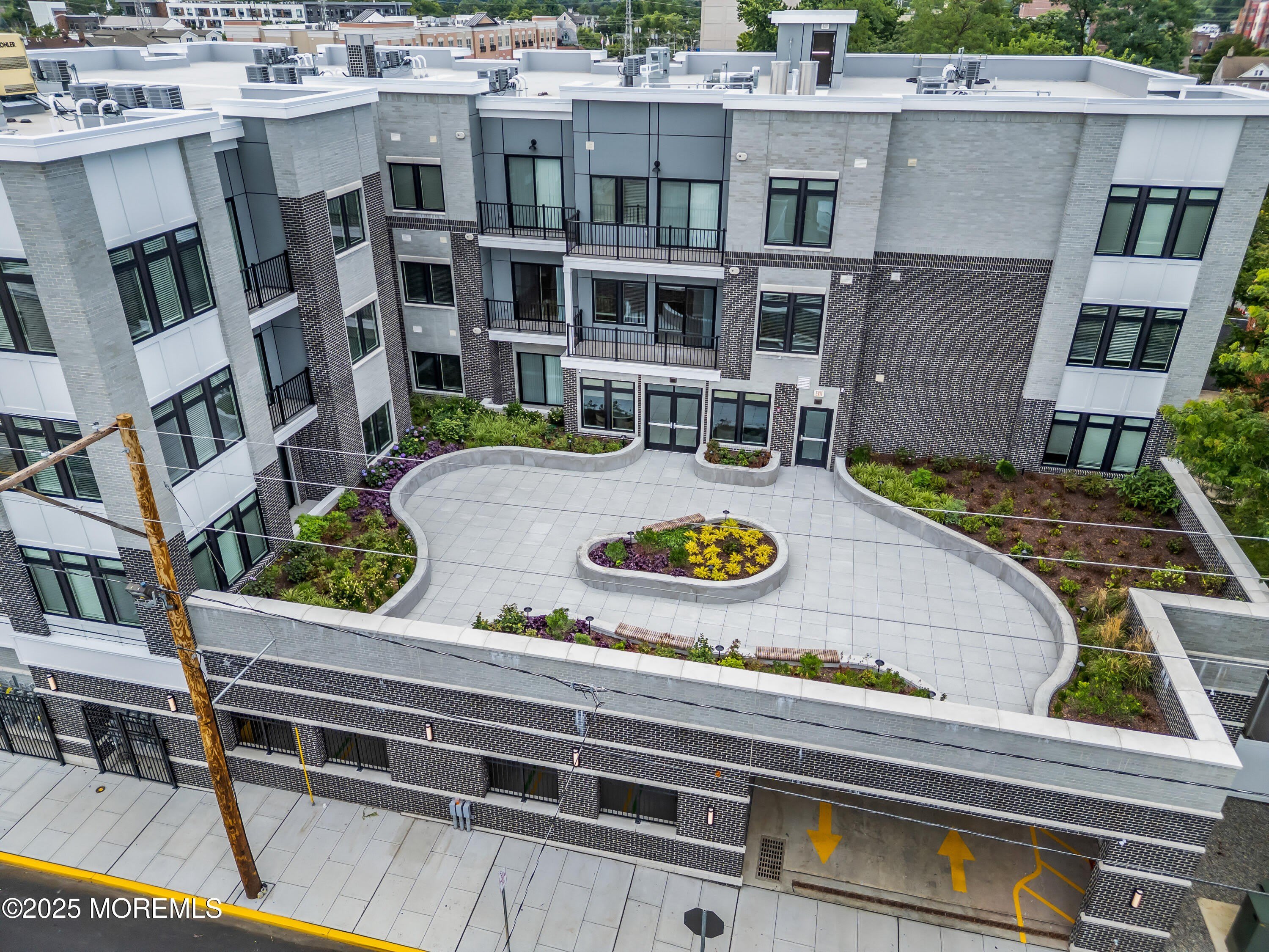 120 Monmouth Street – photo 2