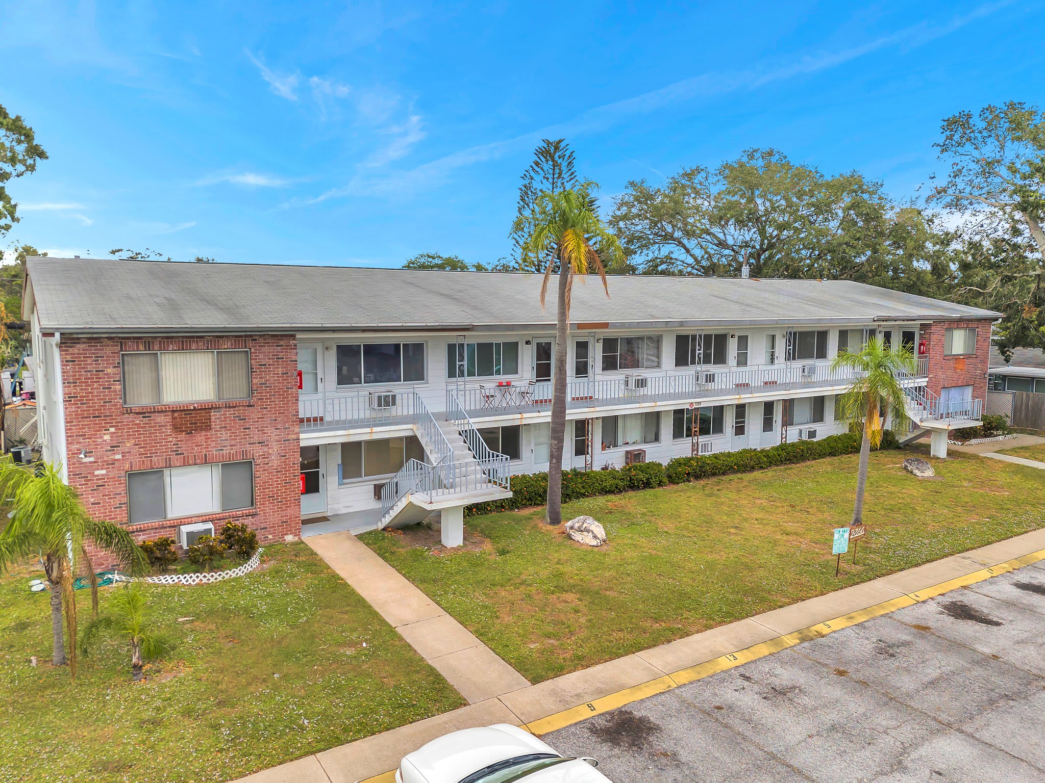 2366 Shelley Street – photo 3