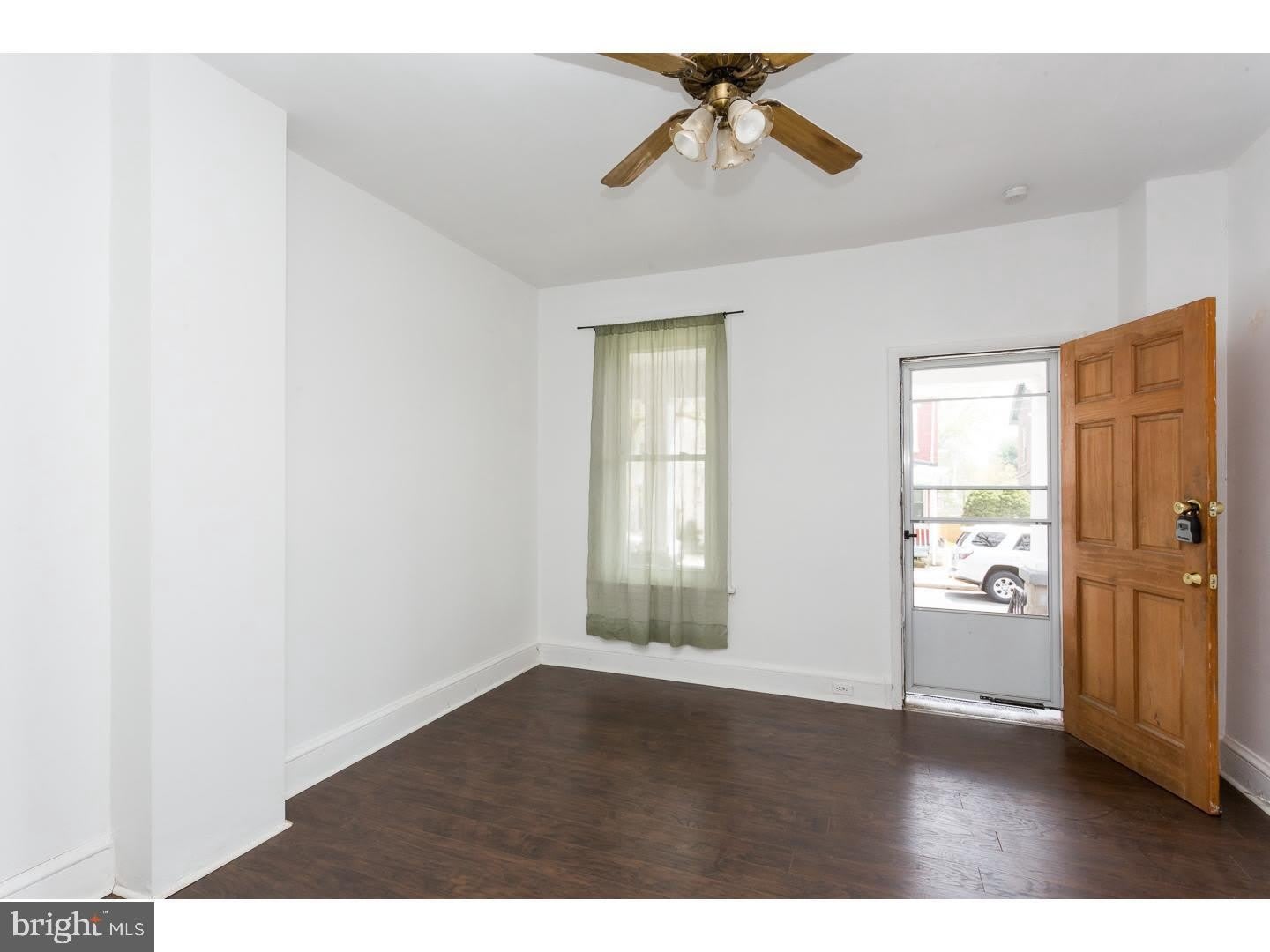 849 QUEEN Street – photo 3