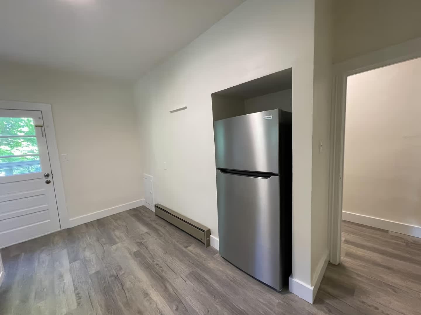 519 E 8th St – photo 2