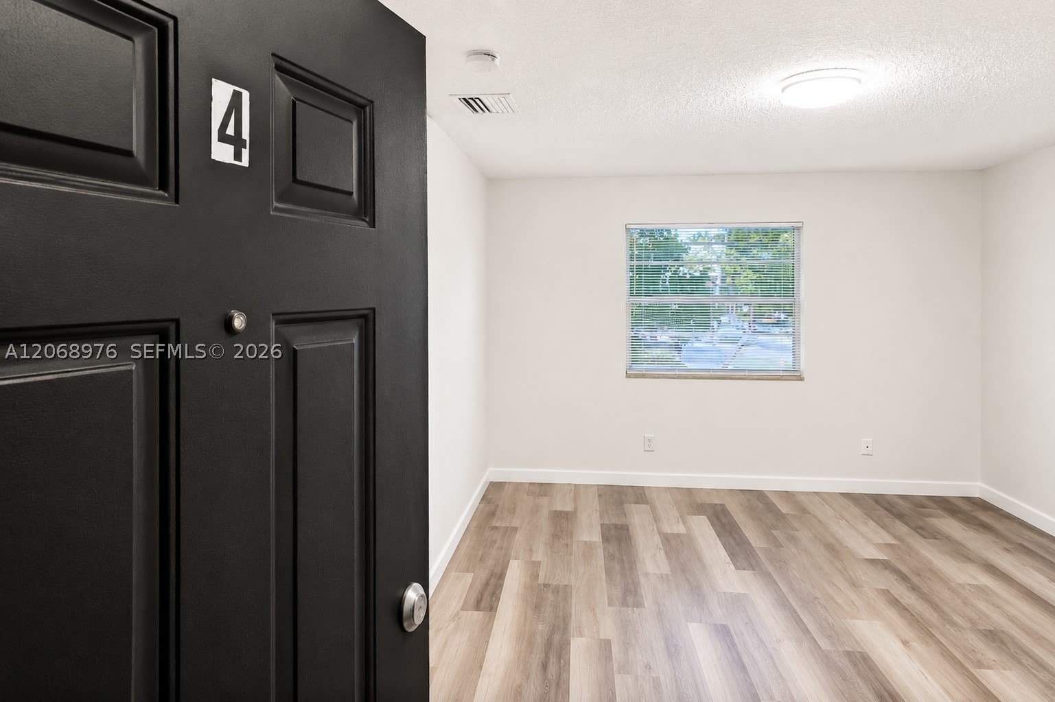 411 SE 10th St – photo 2