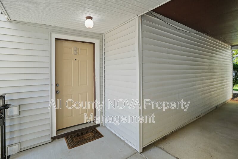 1611 Carriage House Ter – photo 2