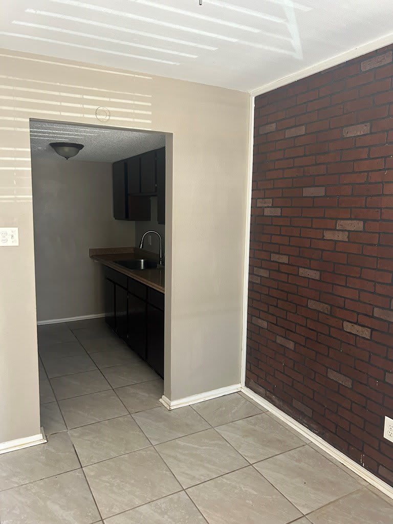 1517 Century Ave – photo 3