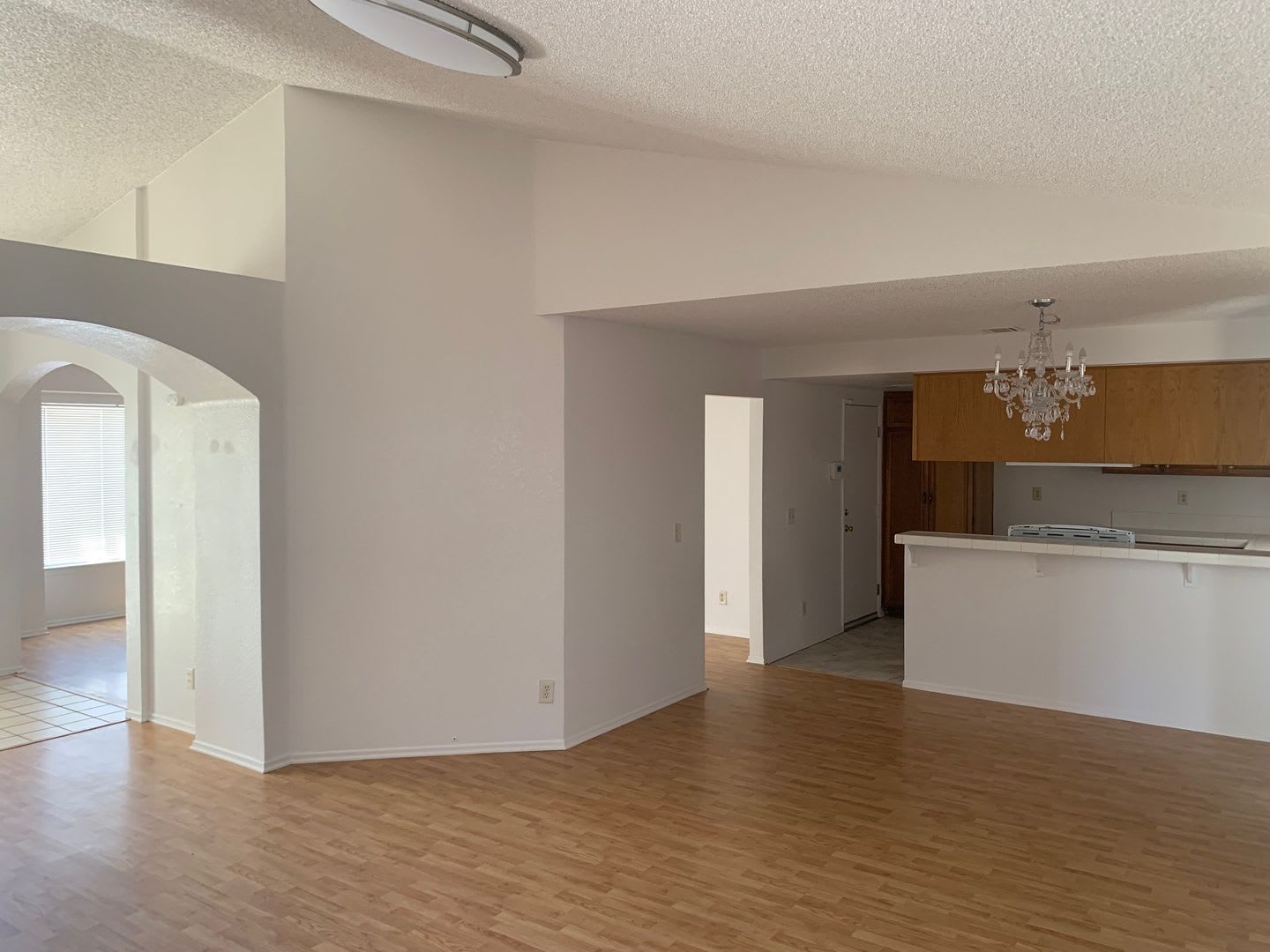 spacious 3 bedroom 2 bath home with large yard – photo 5