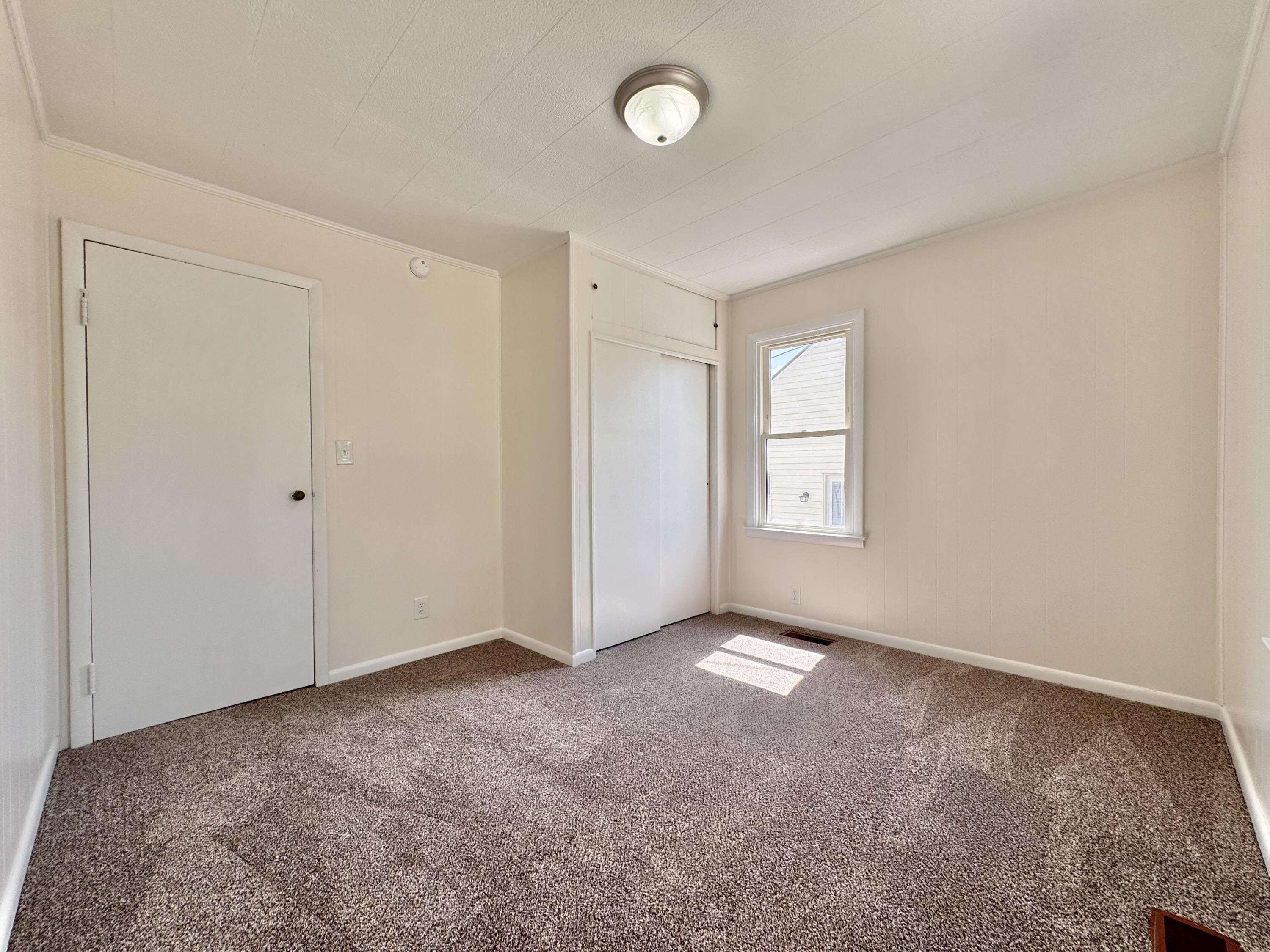 107 N Robbins Court – photo 5