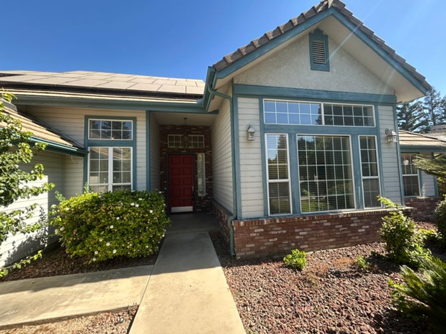 3 Bedroom 2 Bathroom With A Bonus Room And Pool In The El Diamante School District – photo 3