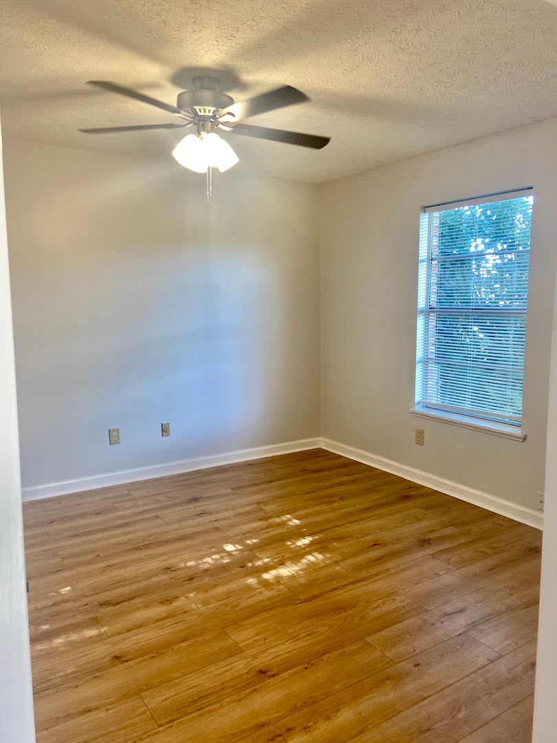 Cute 2 bedroom 1 Bath apartment! – photo 5