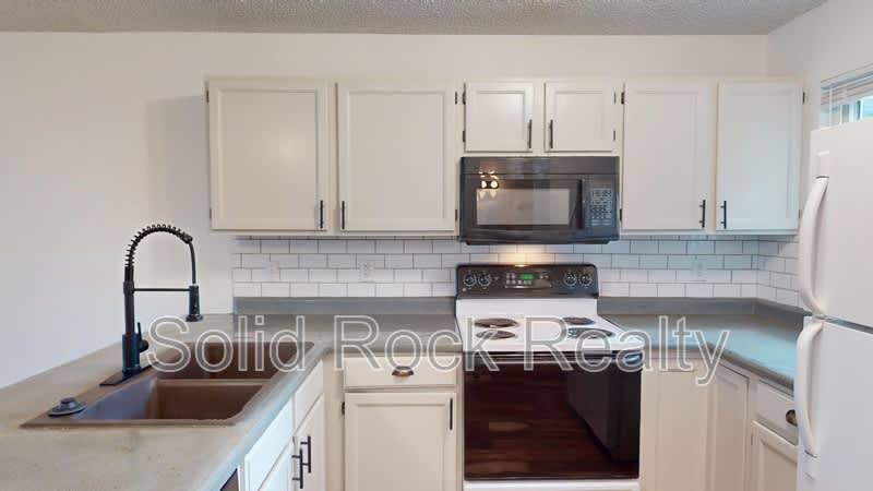 1297 Vondelpark Drive – photo 4