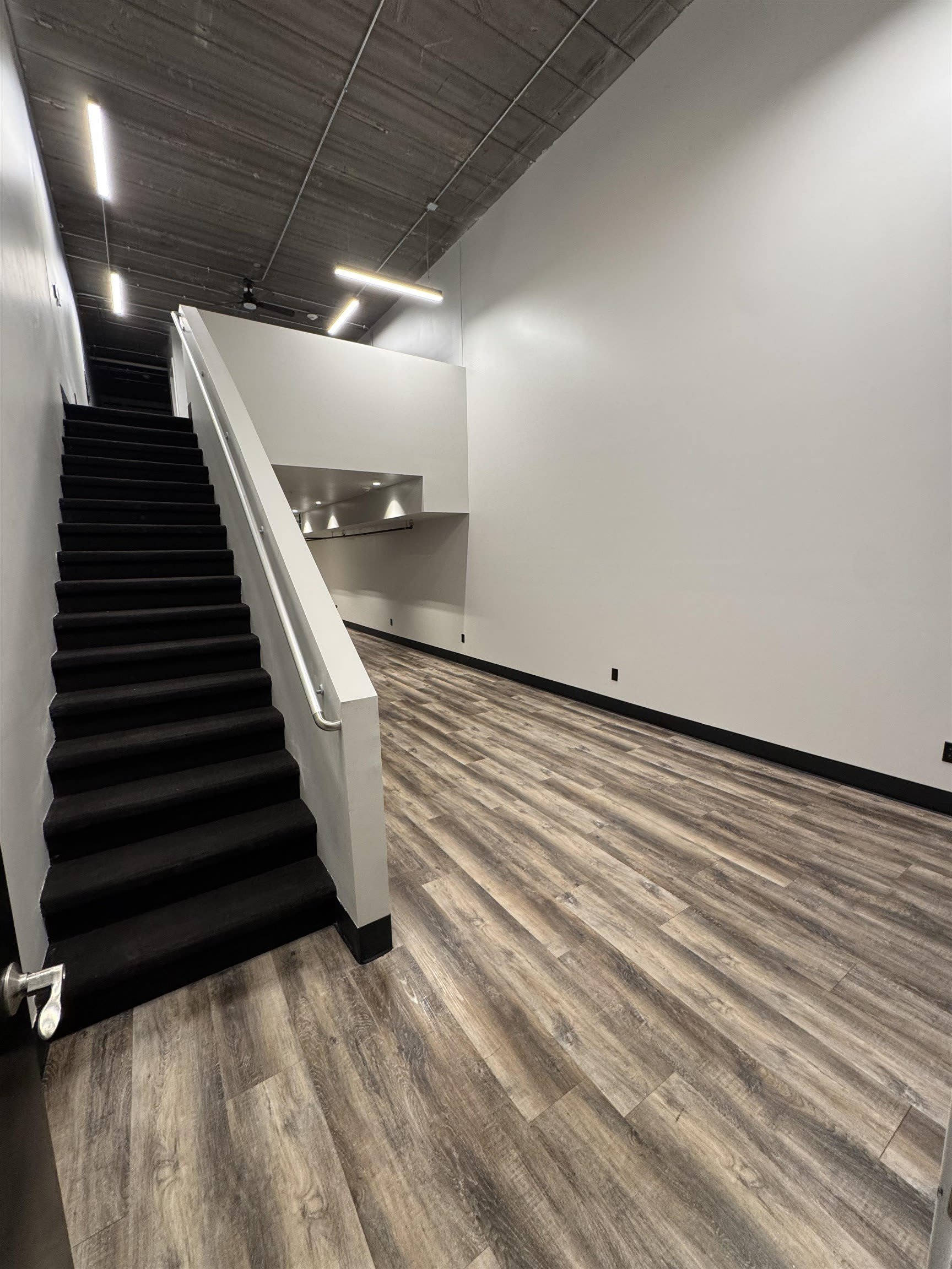 826 W 8th Street – photo 2