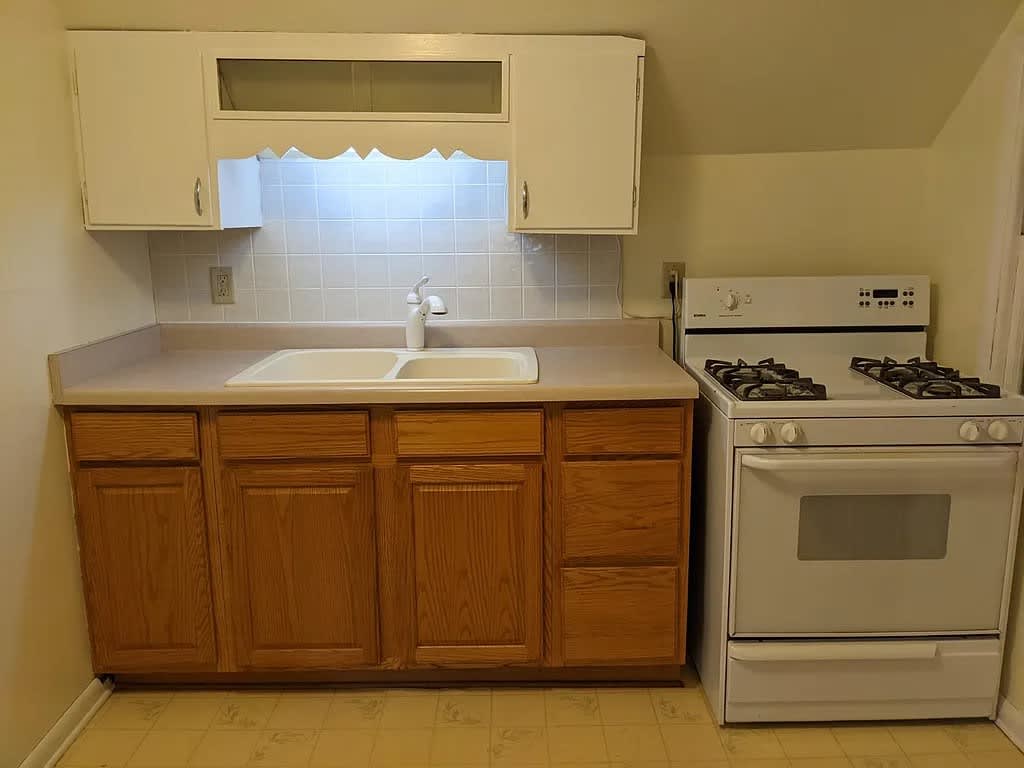 1906 E Mifflin St – photo 3