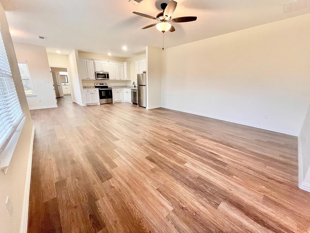 327 E Nelson Street – photo 3